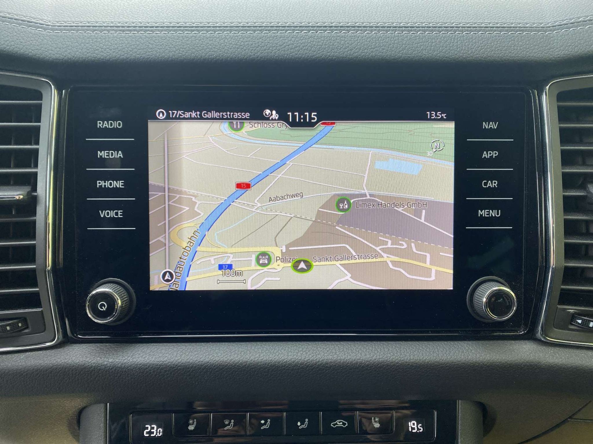 listing desktop thumbnail image 1