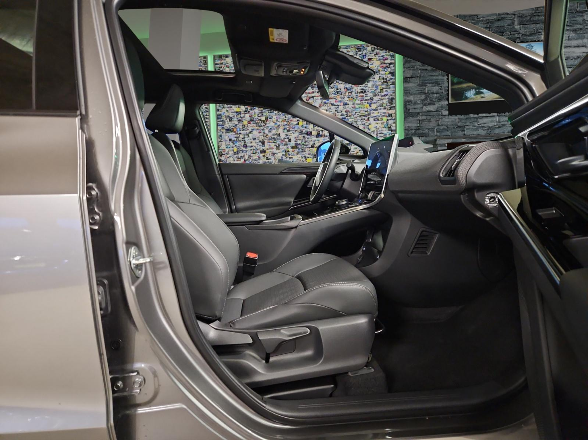 listing desktop thumbnail image 9