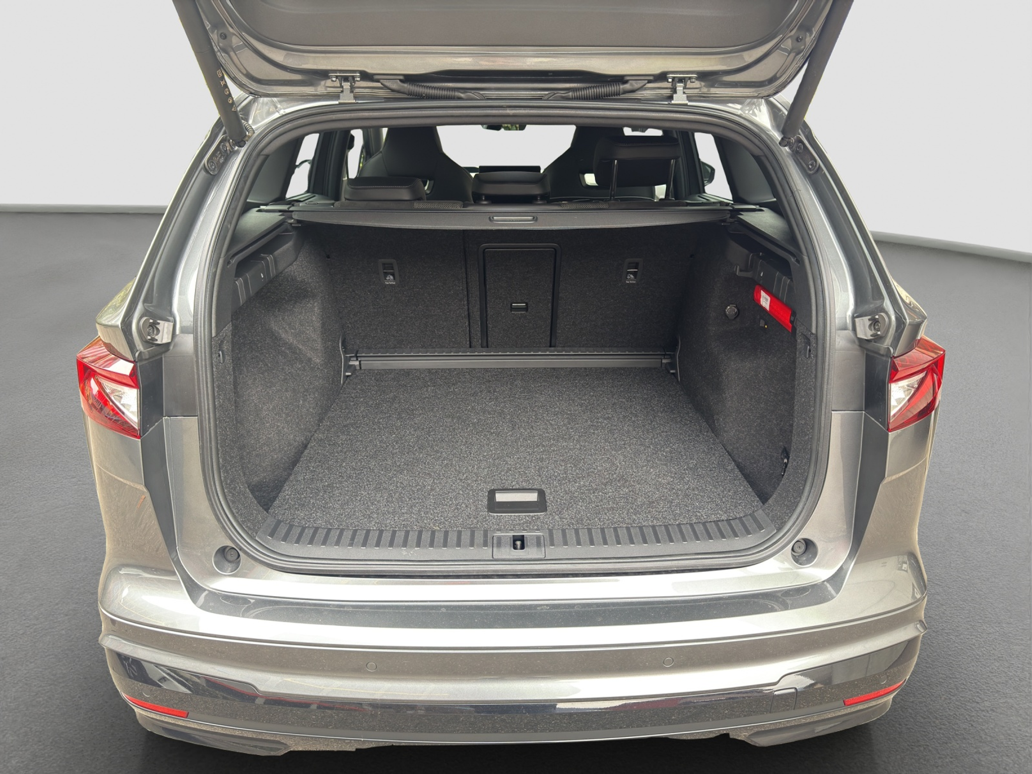 listing desktop thumbnail image 8