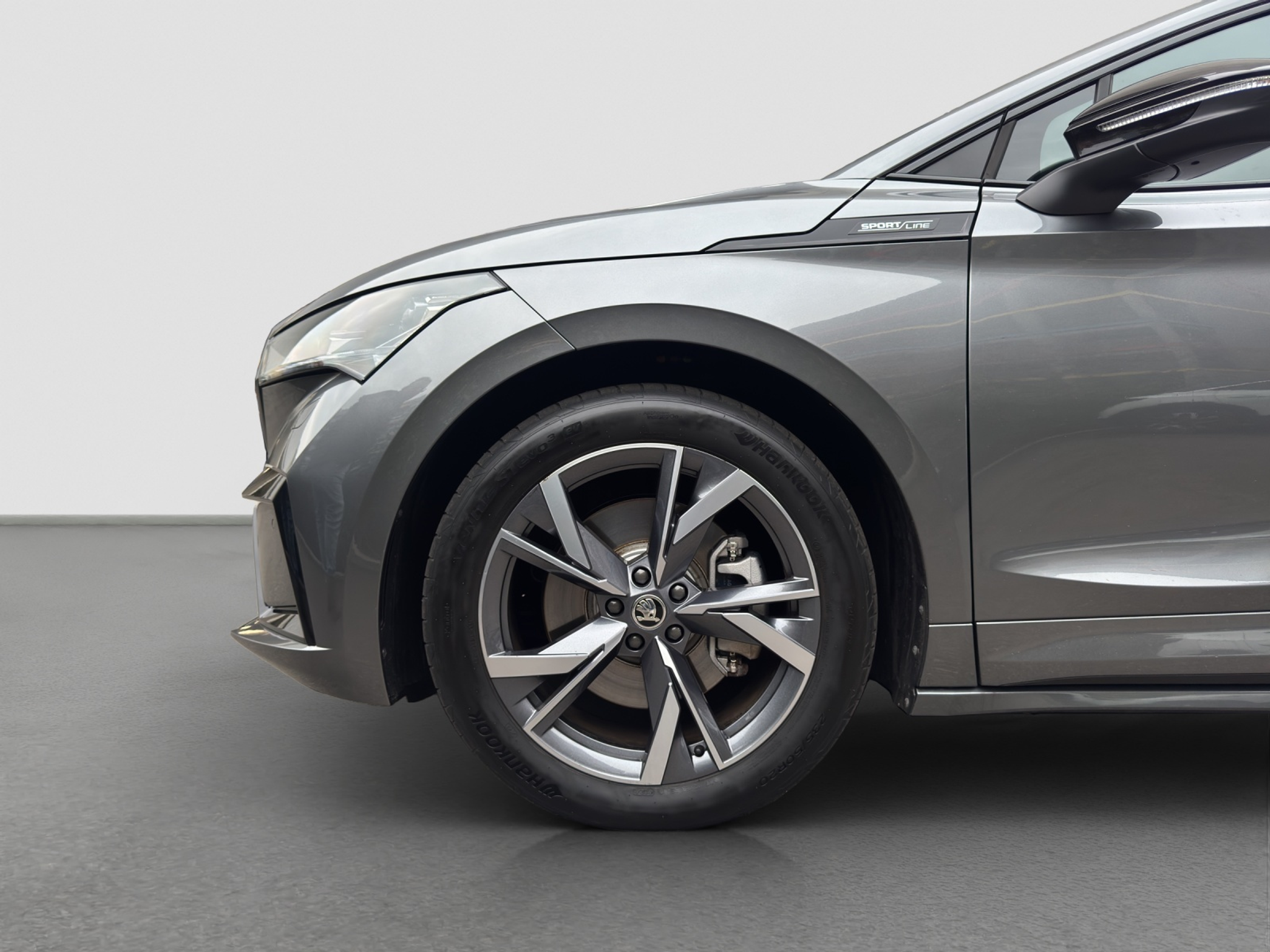 listing desktop thumbnail image 4