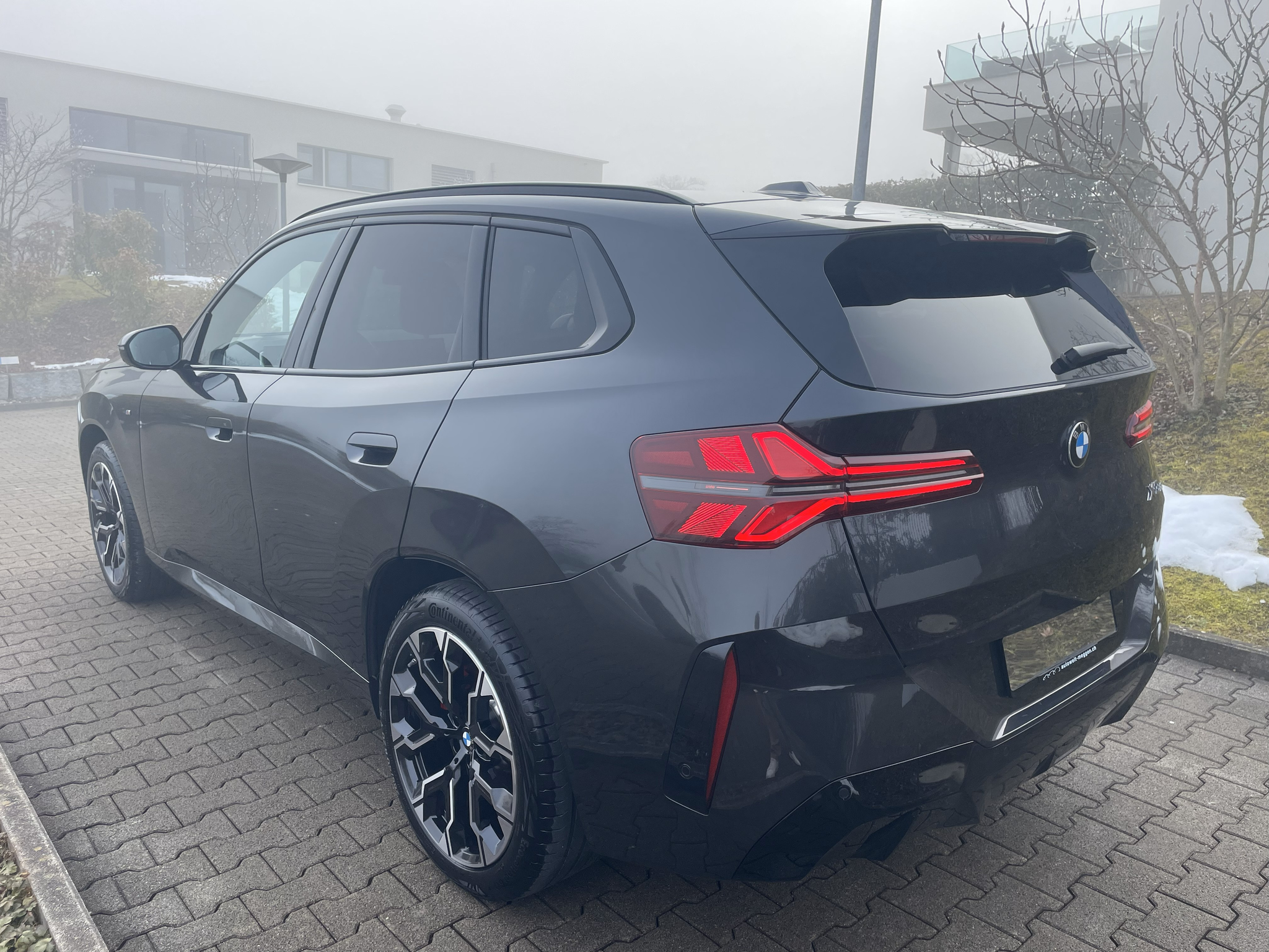 listing desktop thumbnail image 2