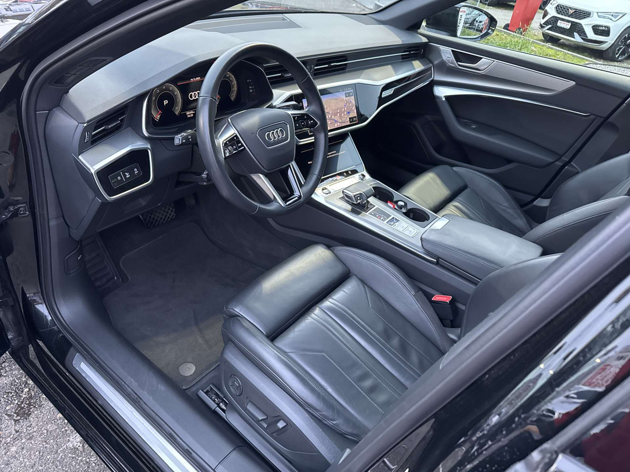 listing desktop thumbnail image 5