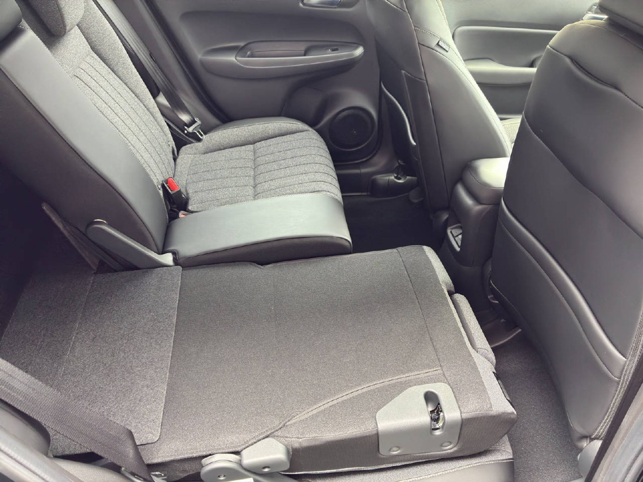 listing desktop thumbnail image 9