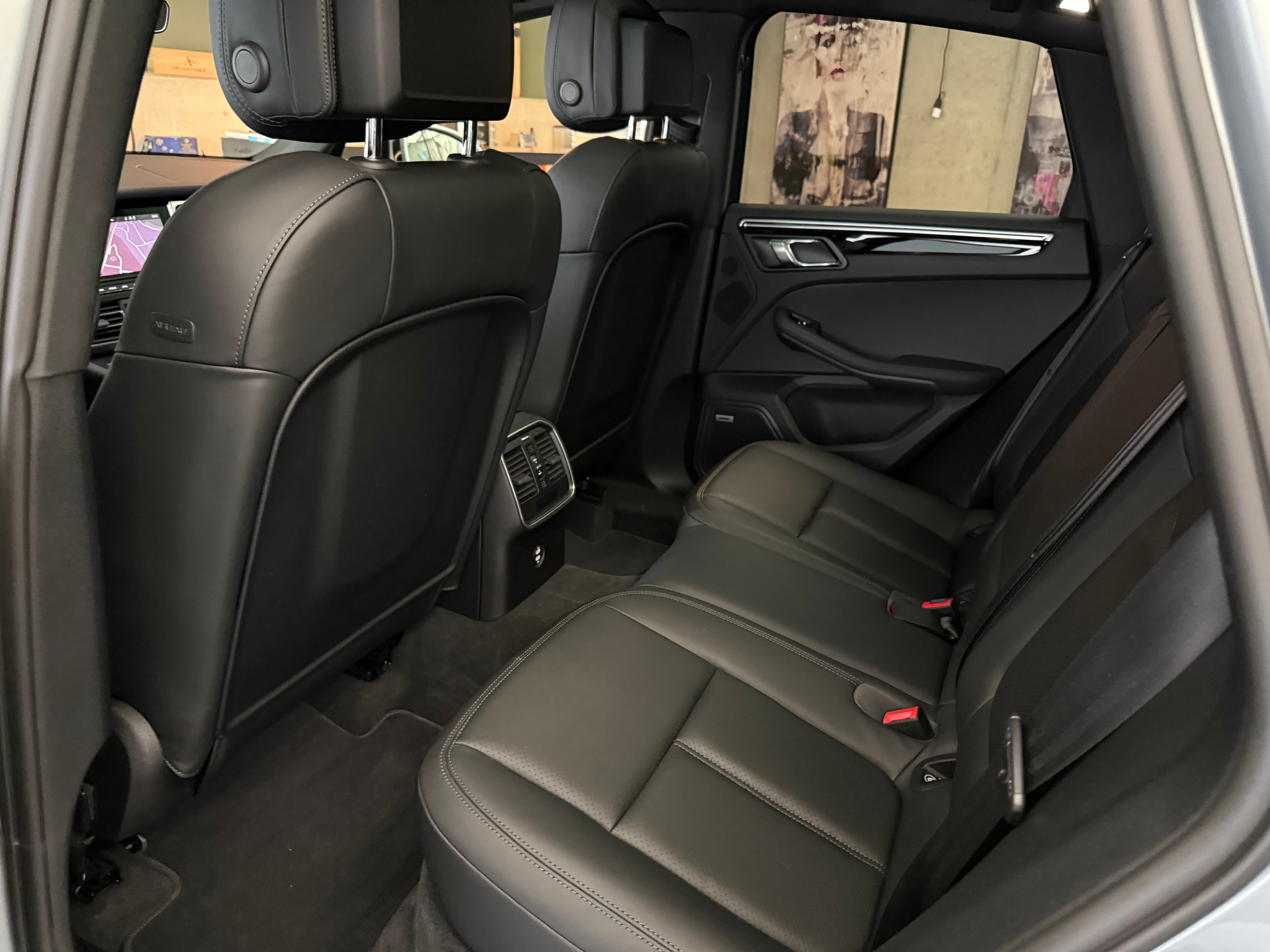 listing desktop thumbnail image 8