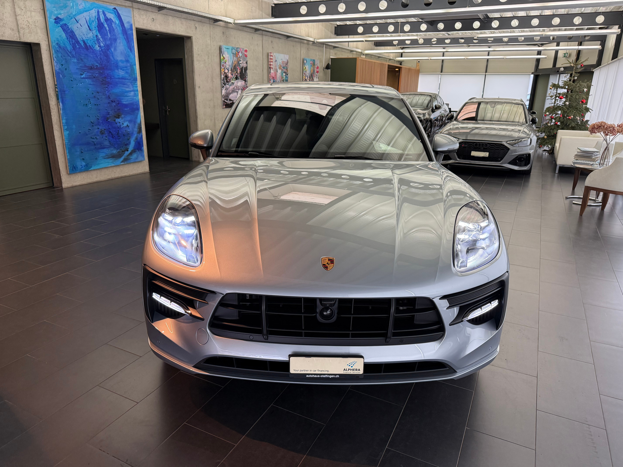 listing desktop thumbnail image 3