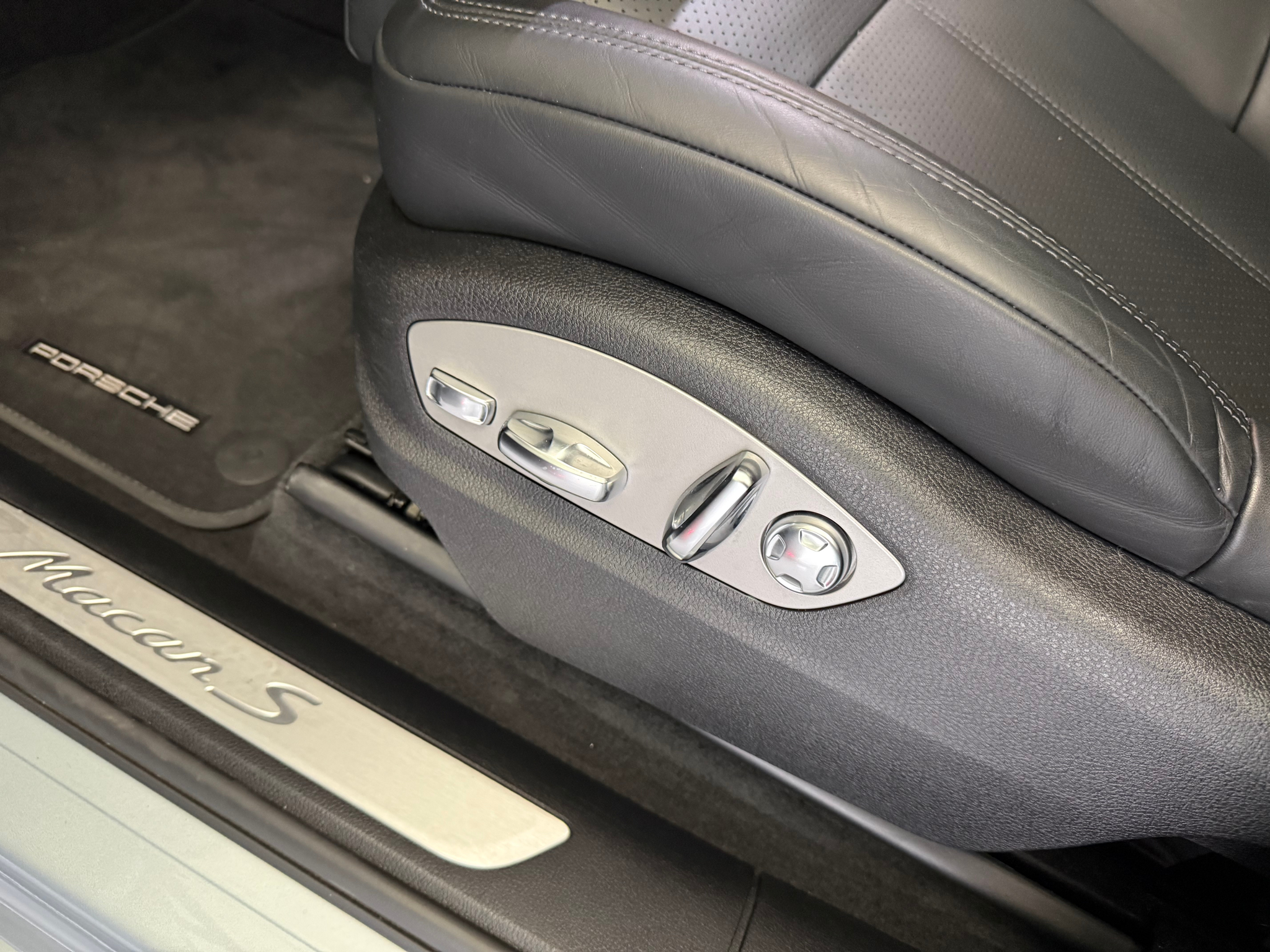 listing desktop thumbnail image 11