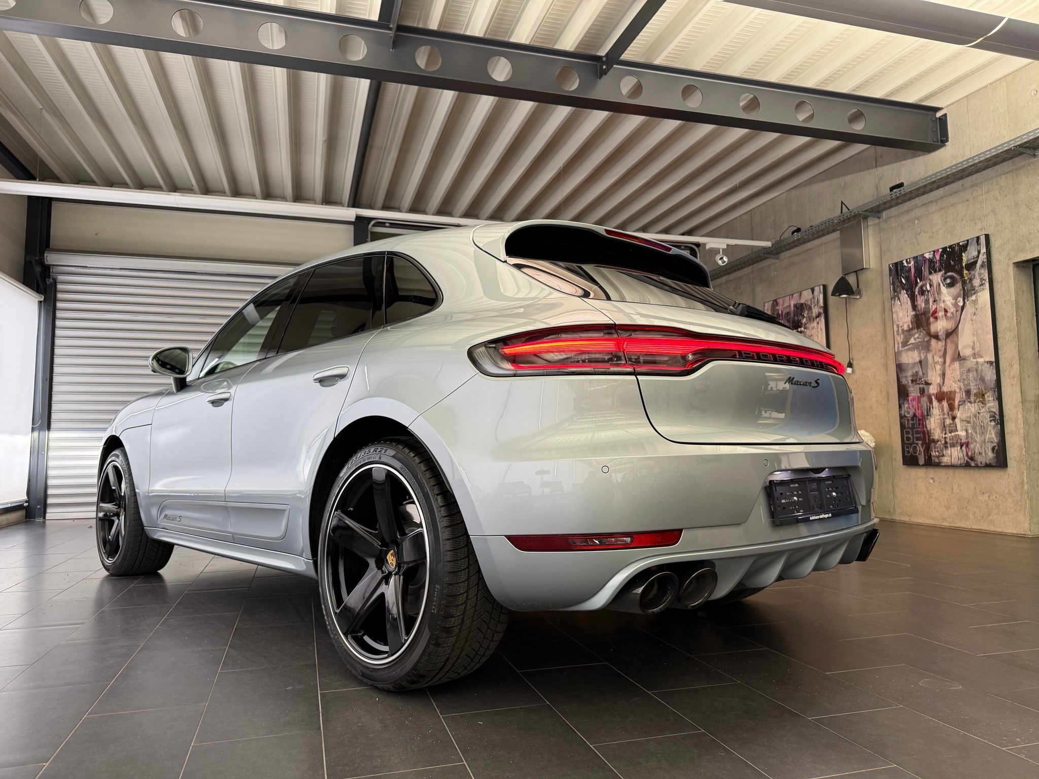 listing desktop thumbnail image 25