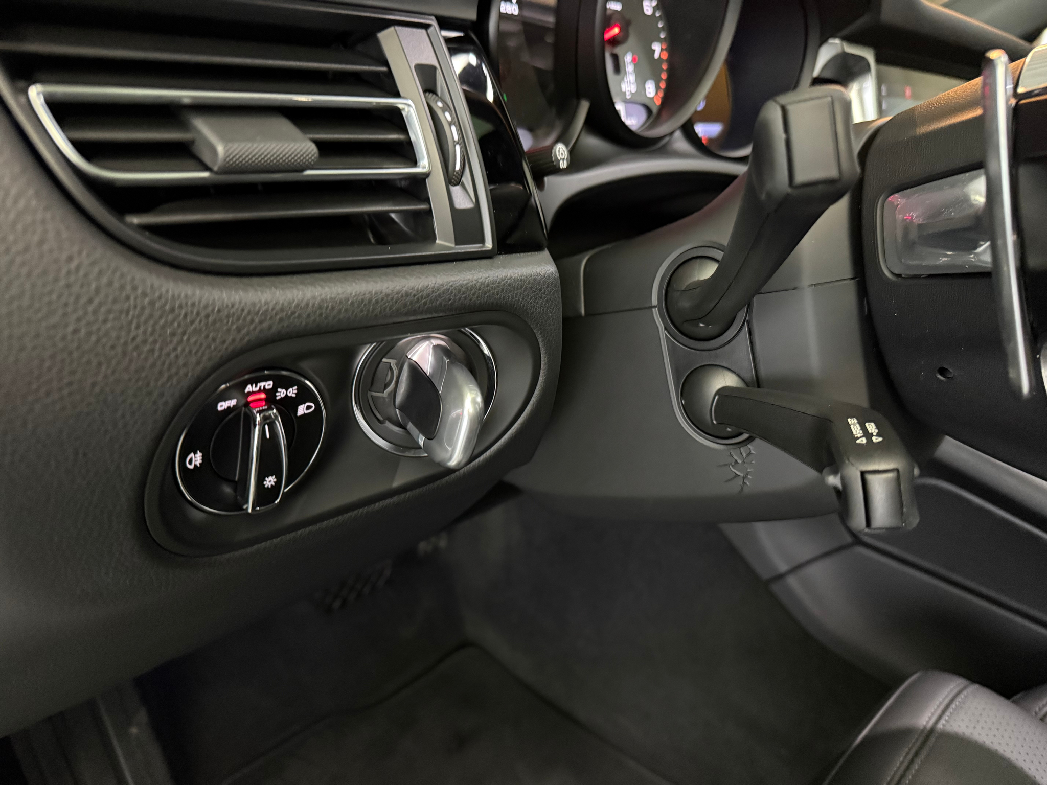 listing desktop thumbnail image 19