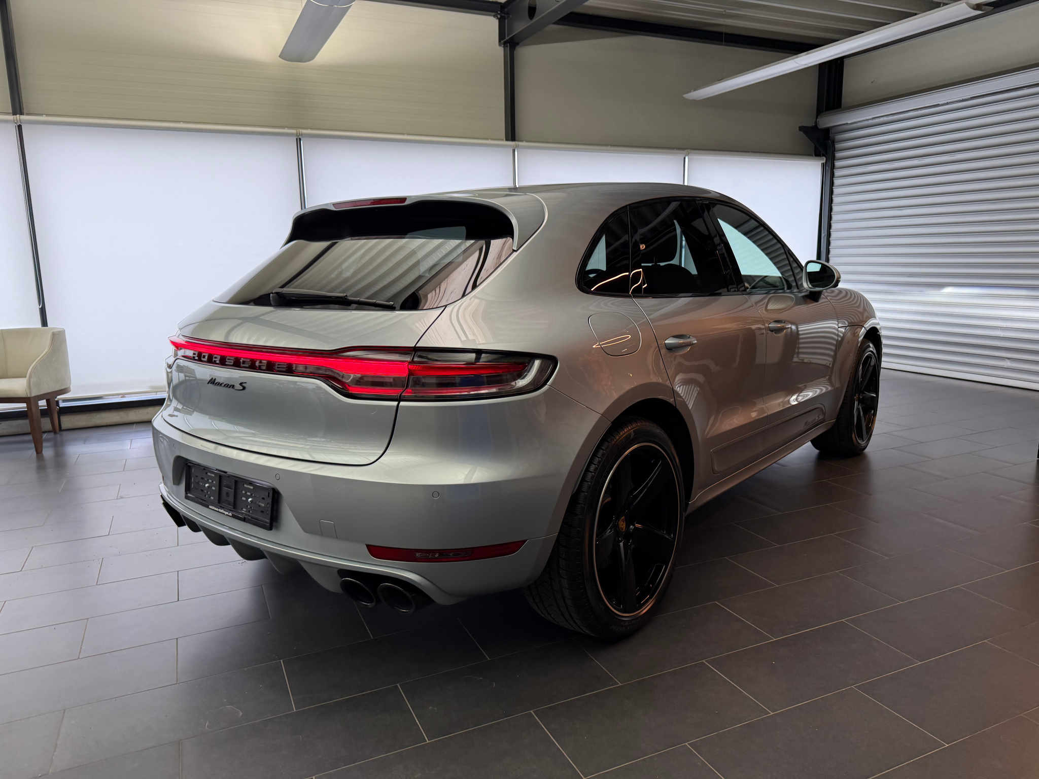 listing desktop thumbnail image 29