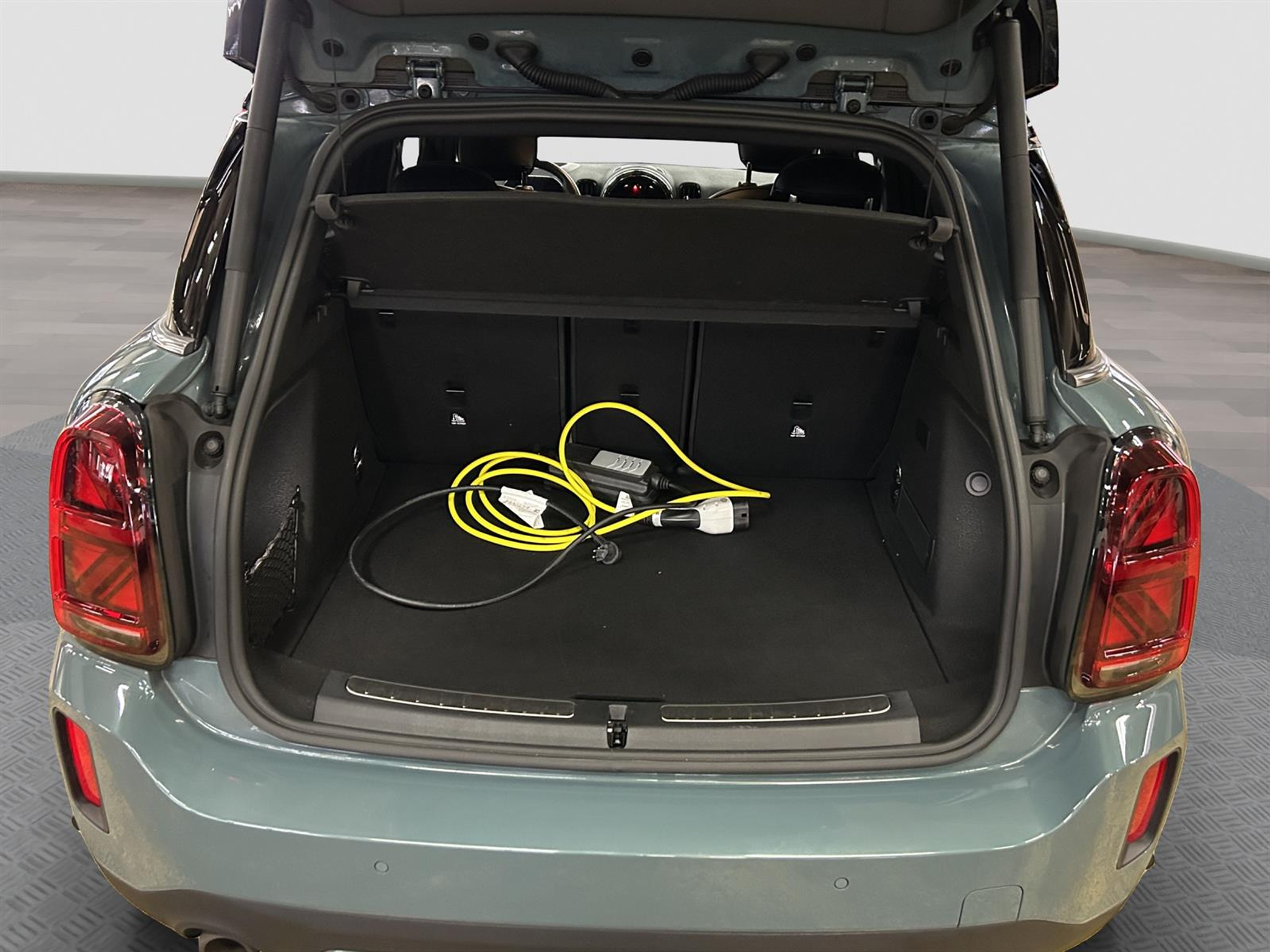 listing desktop thumbnail image 4