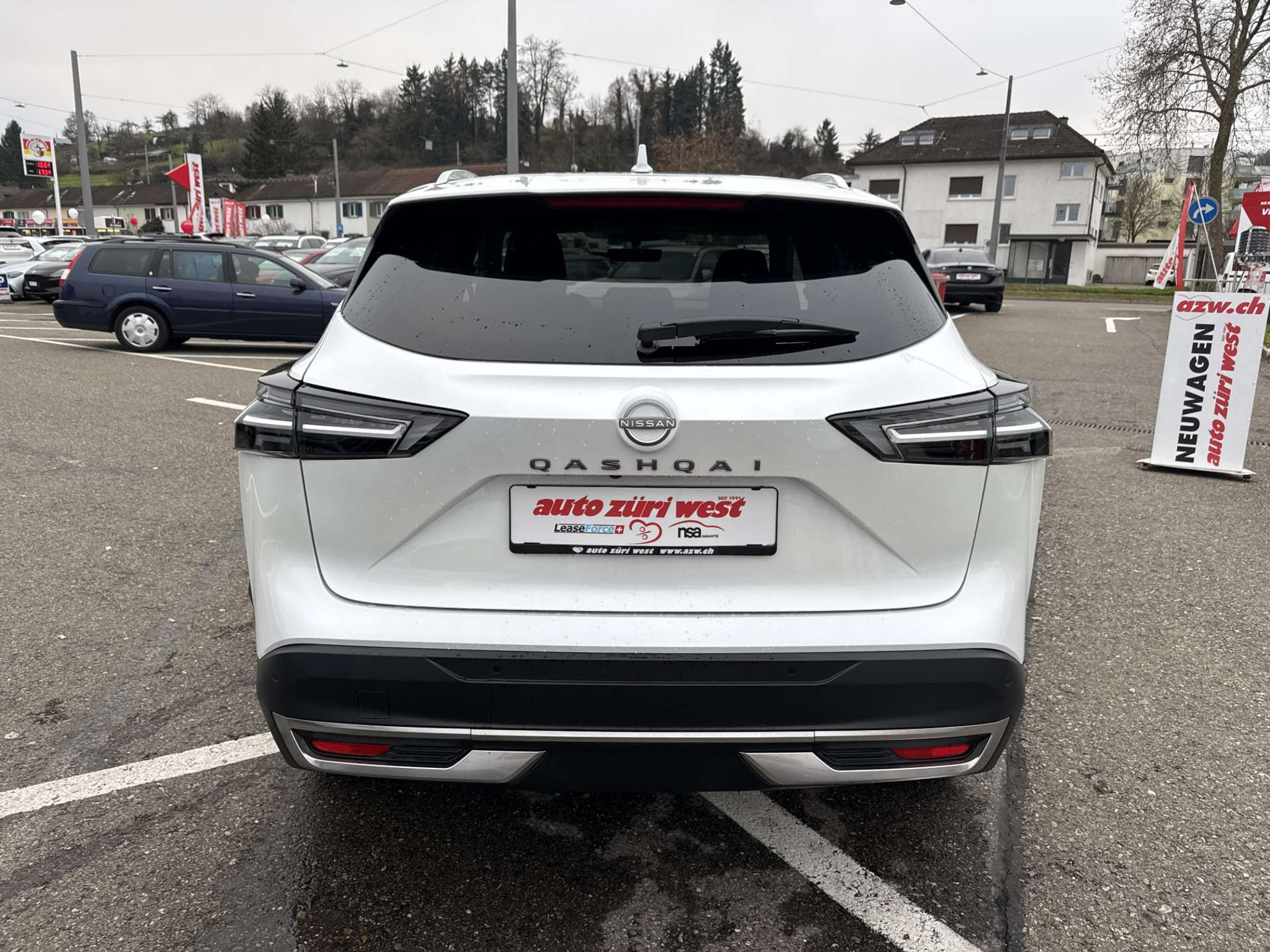 listing desktop thumbnail image 14