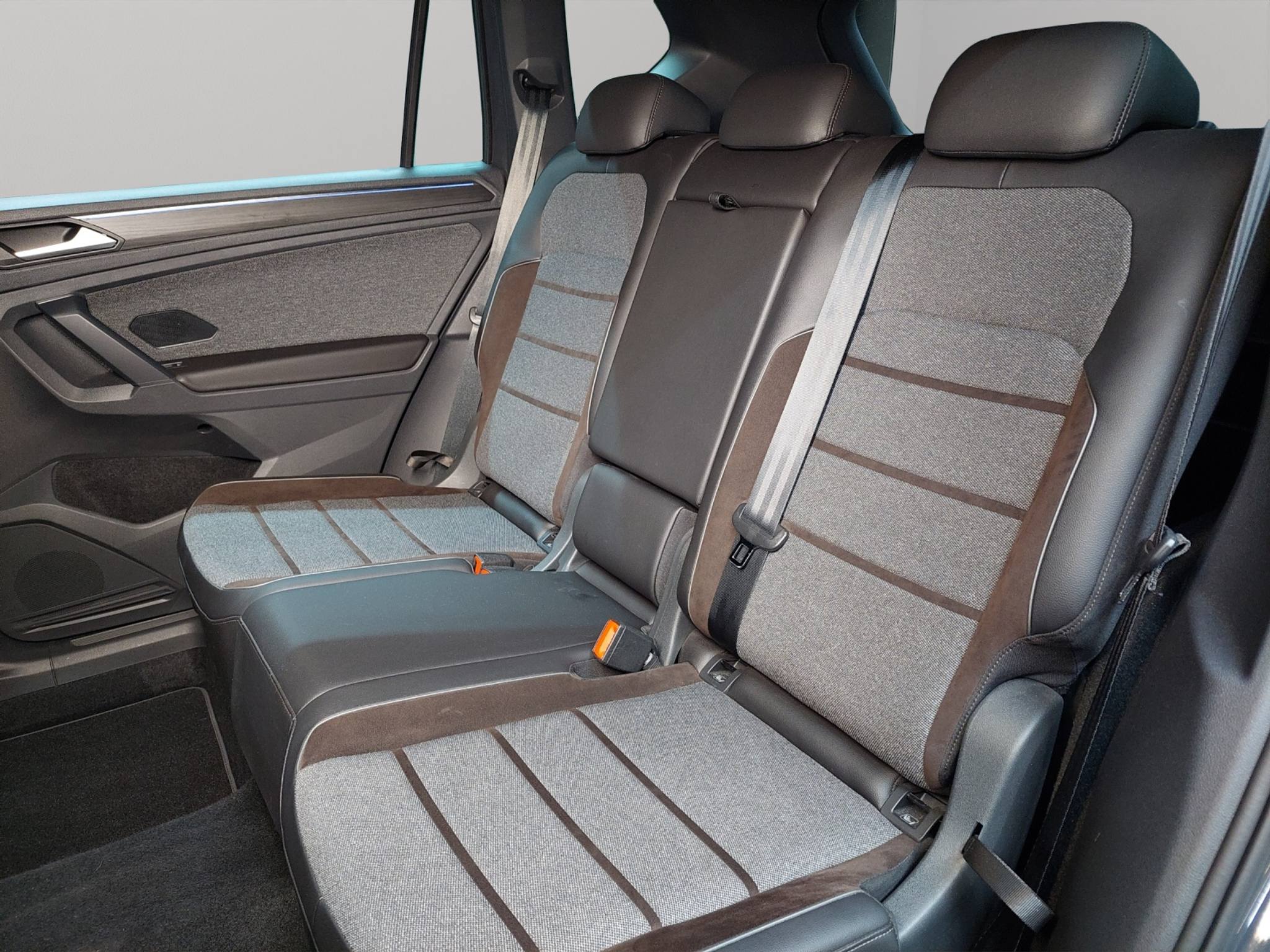 listing desktop thumbnail image 7