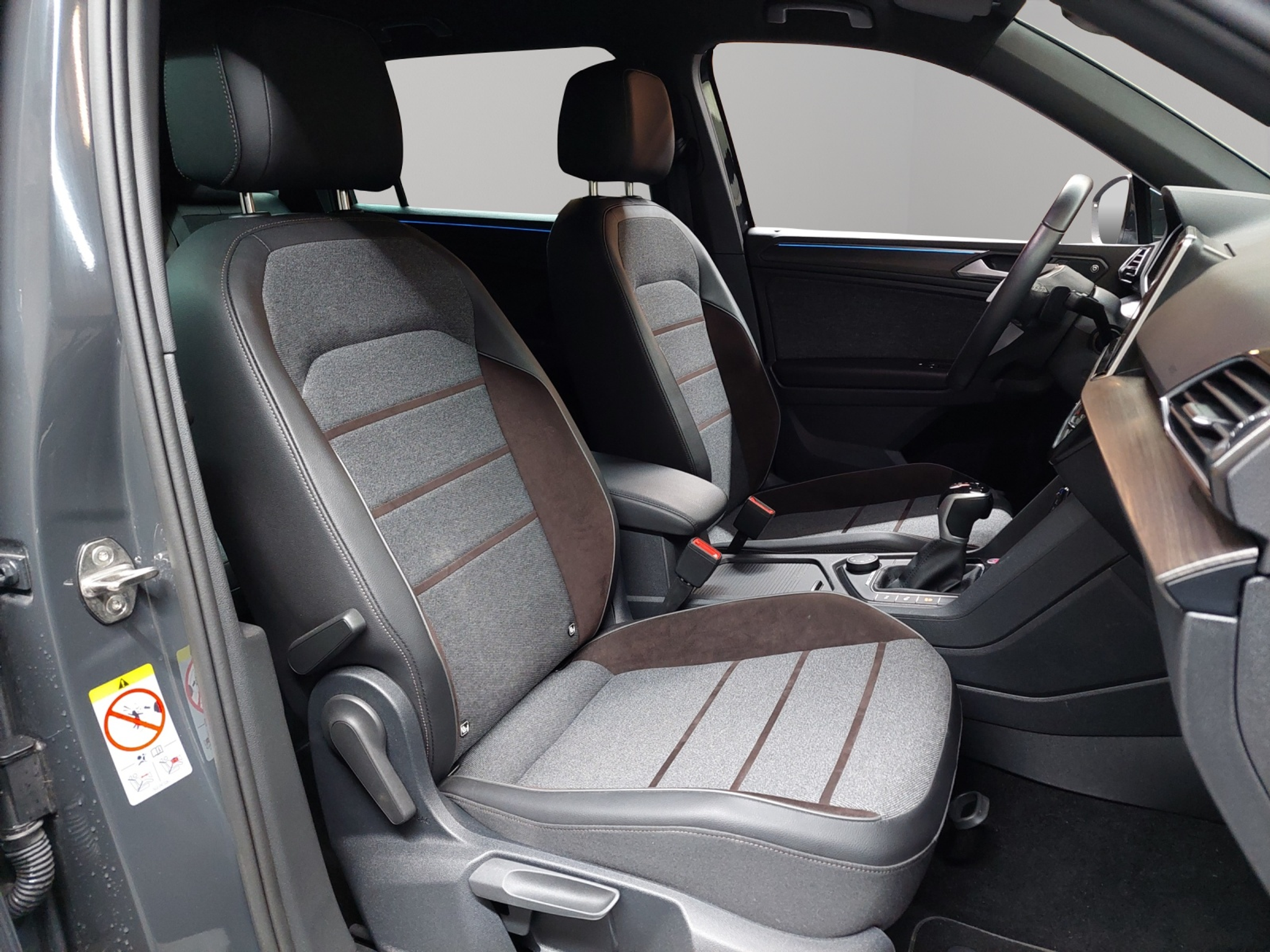 listing desktop thumbnail image 8