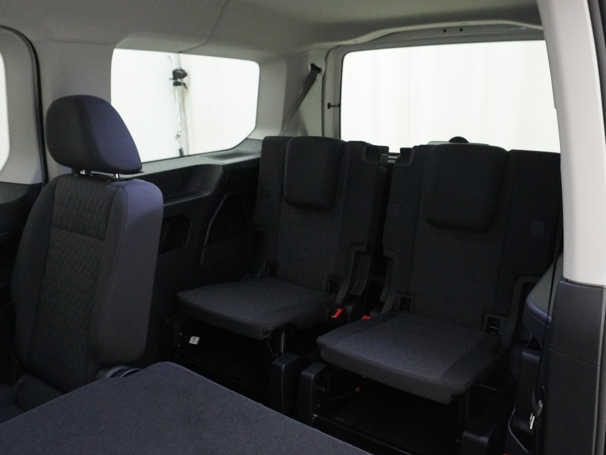 listing desktop thumbnail image 15