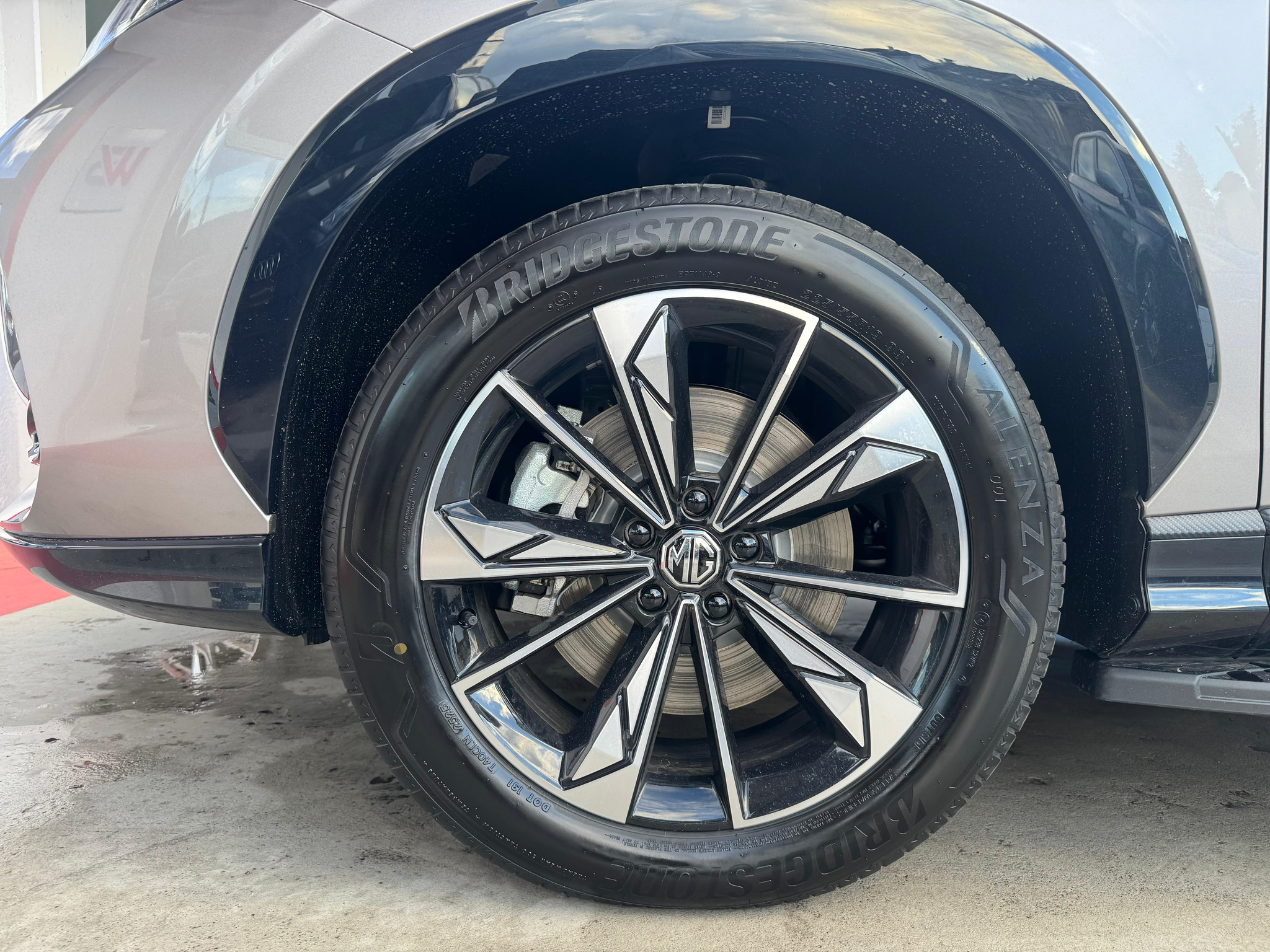 listing desktop thumbnail image 9