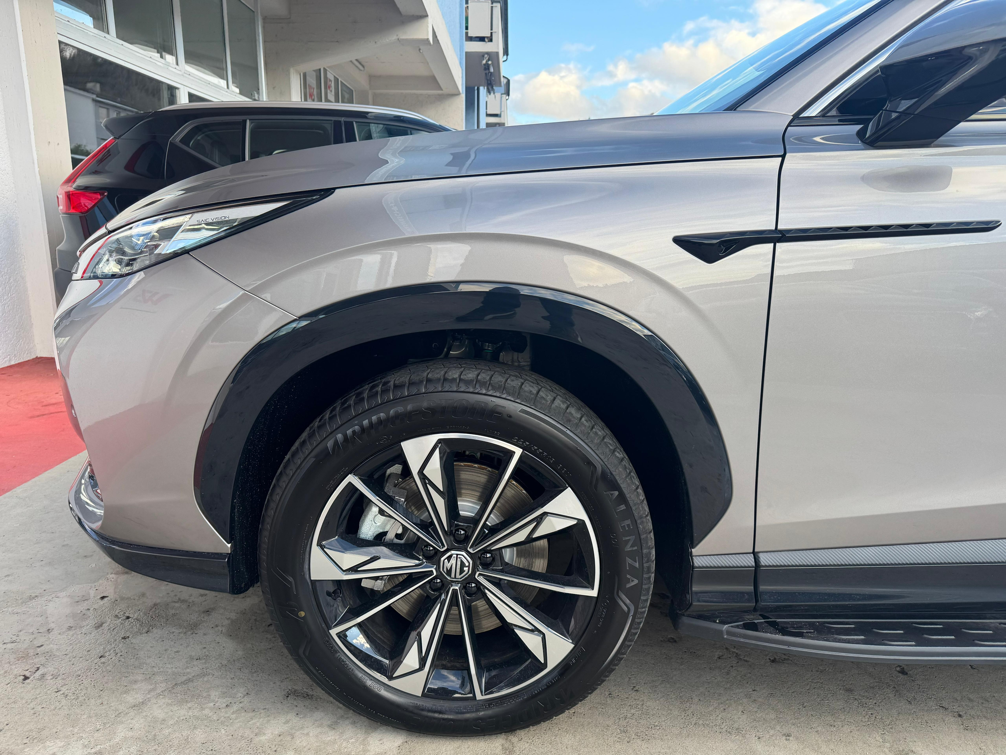 listing desktop thumbnail image 7