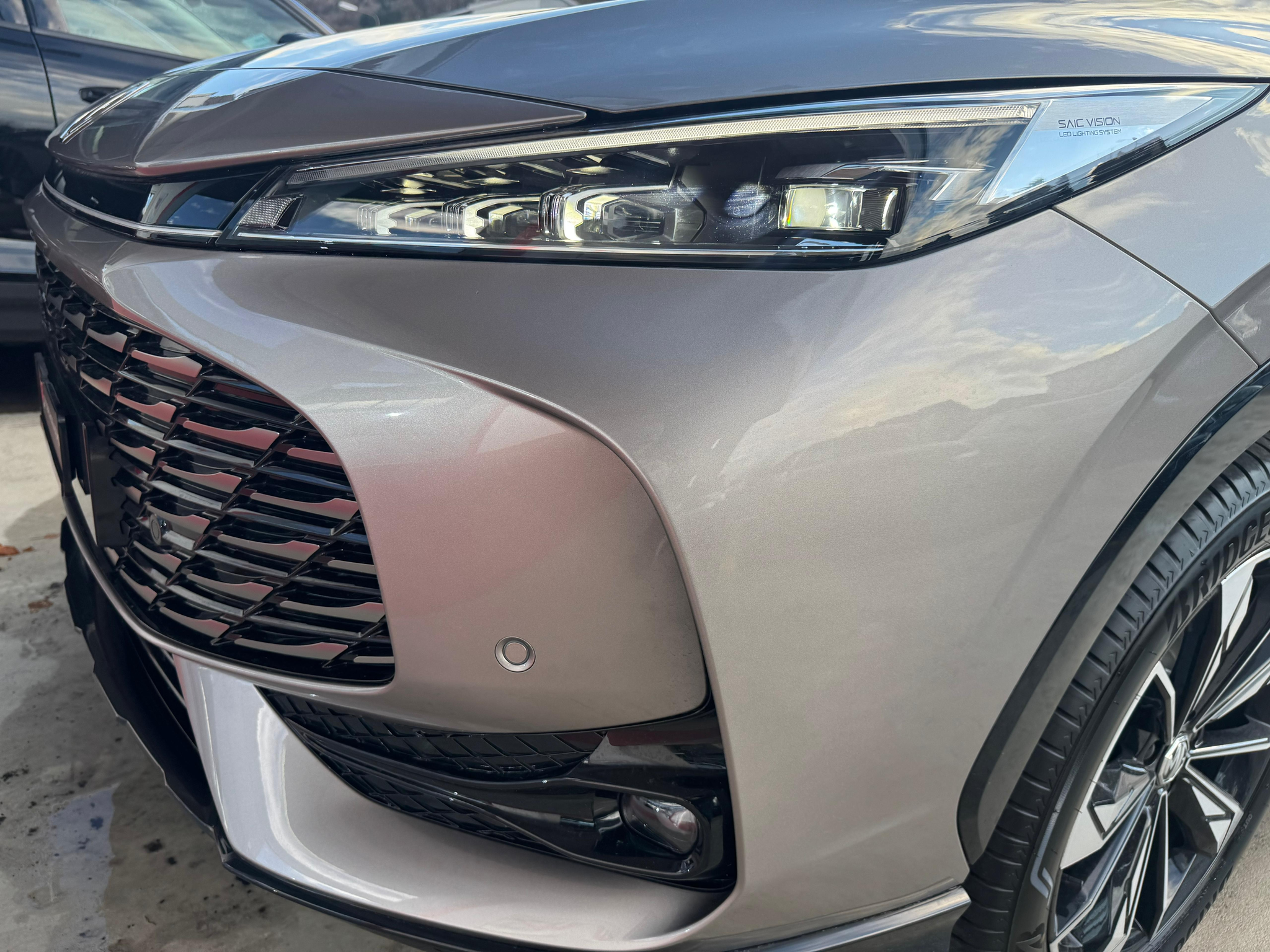 listing desktop thumbnail image 4