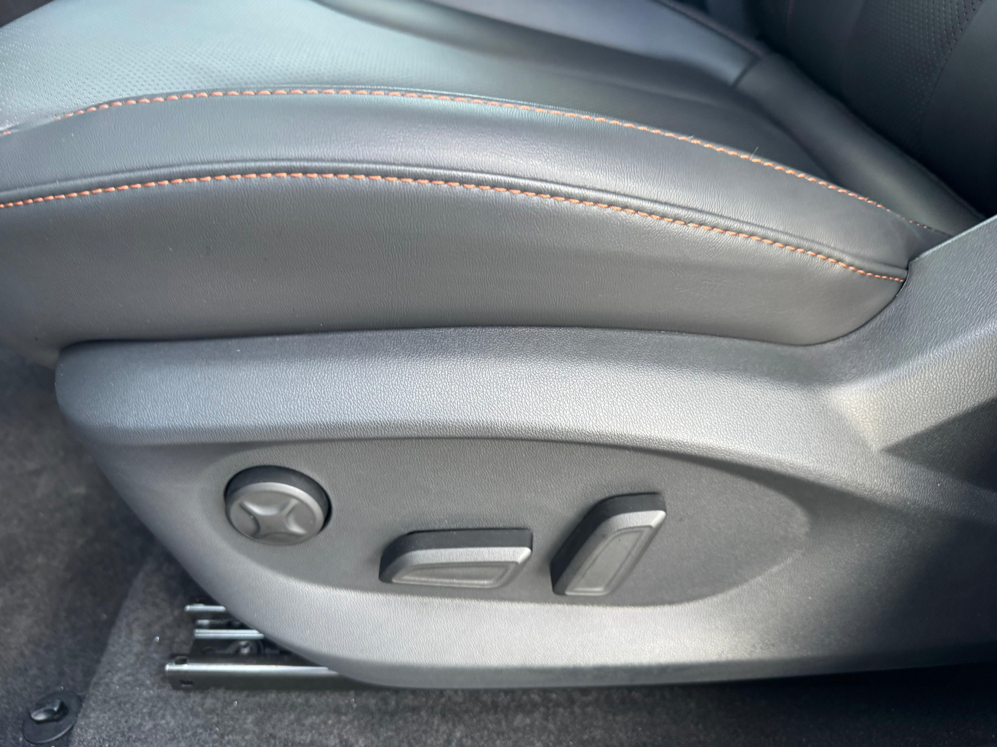 listing desktop thumbnail image 25