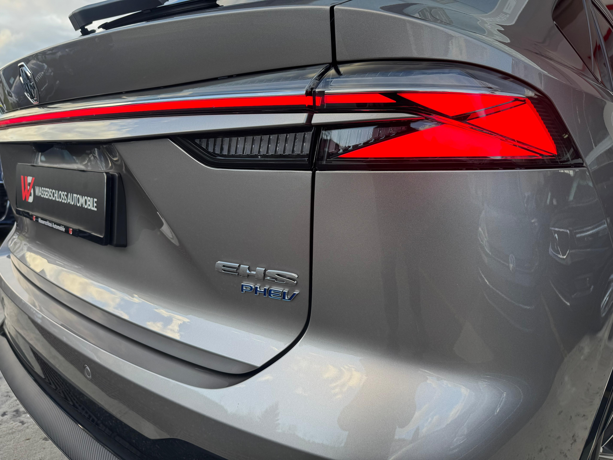 listing desktop thumbnail image 12