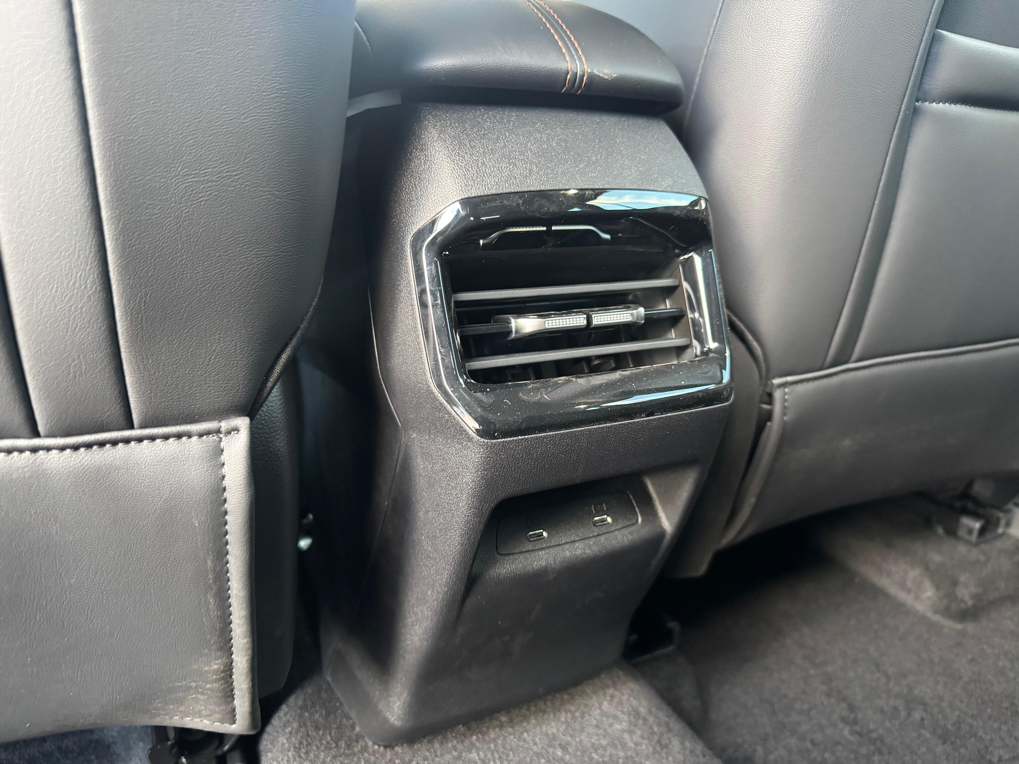 listing desktop thumbnail image 28