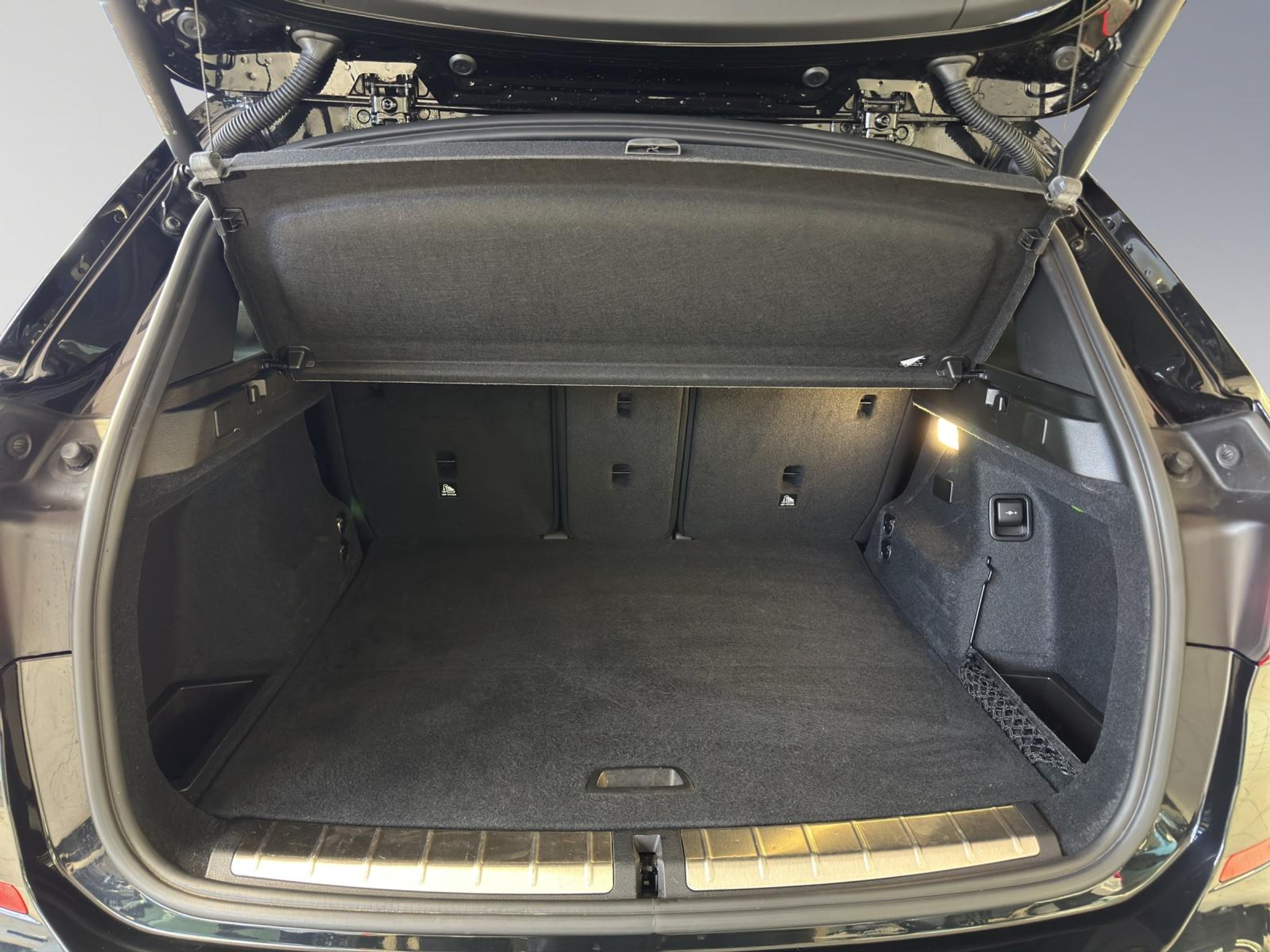 listing desktop thumbnail image 17