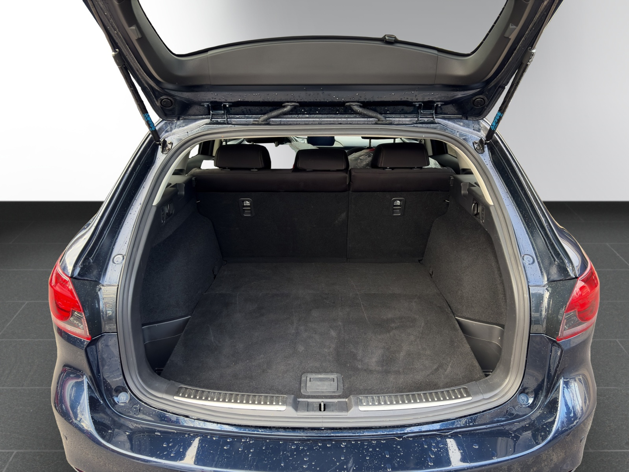 listing desktop thumbnail image 6