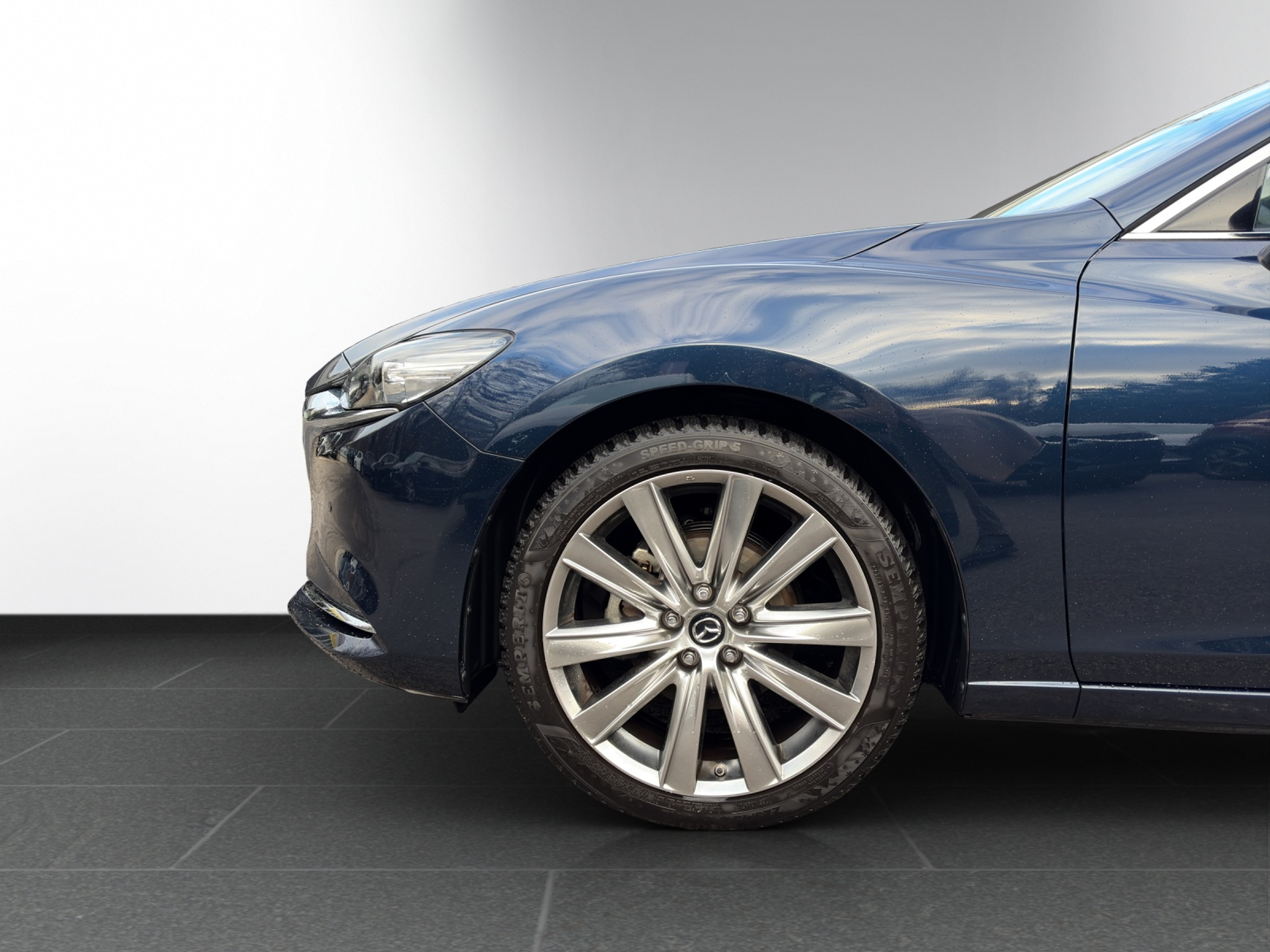 listing desktop thumbnail image 3