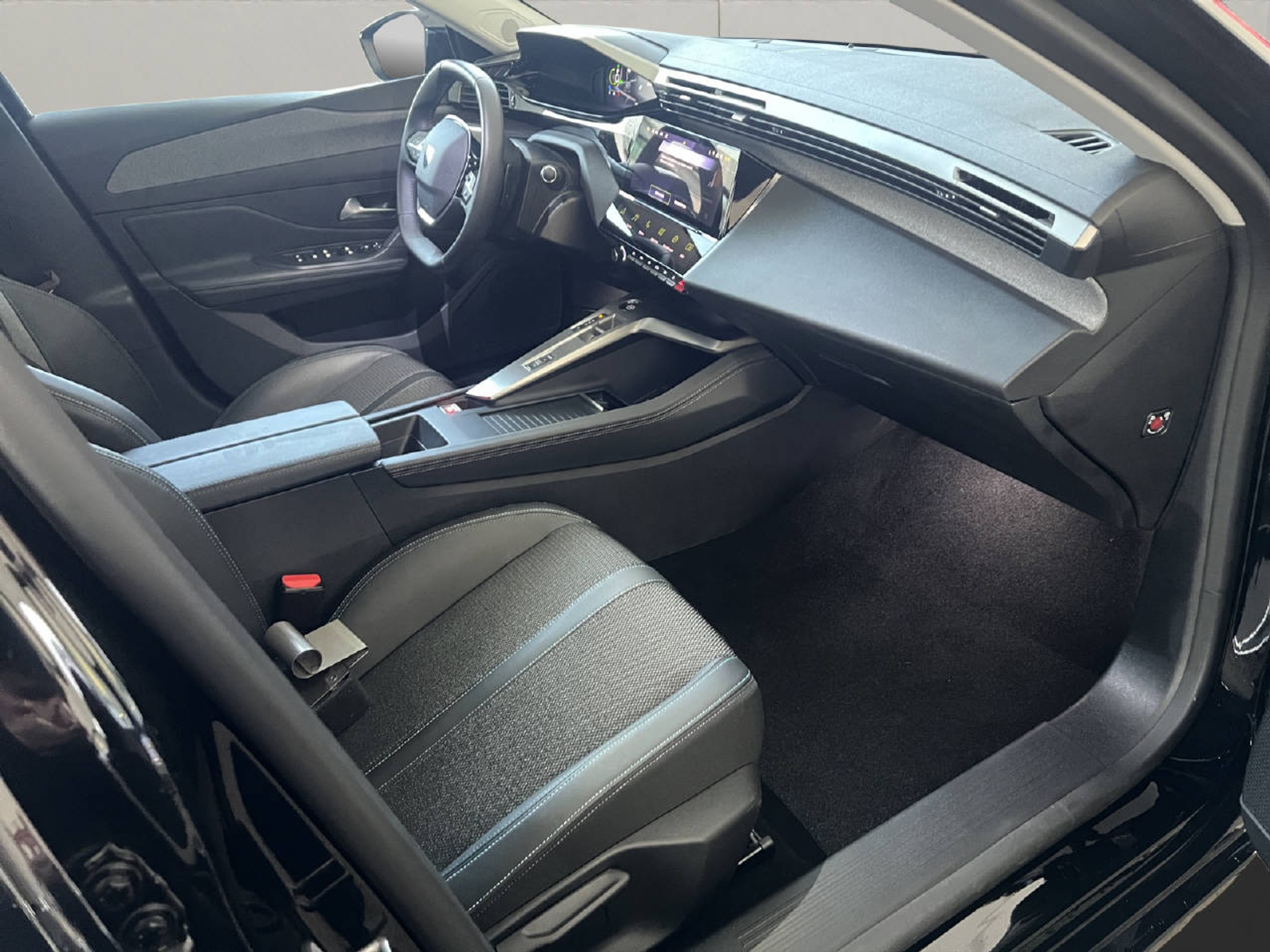 listing desktop thumbnail image 11