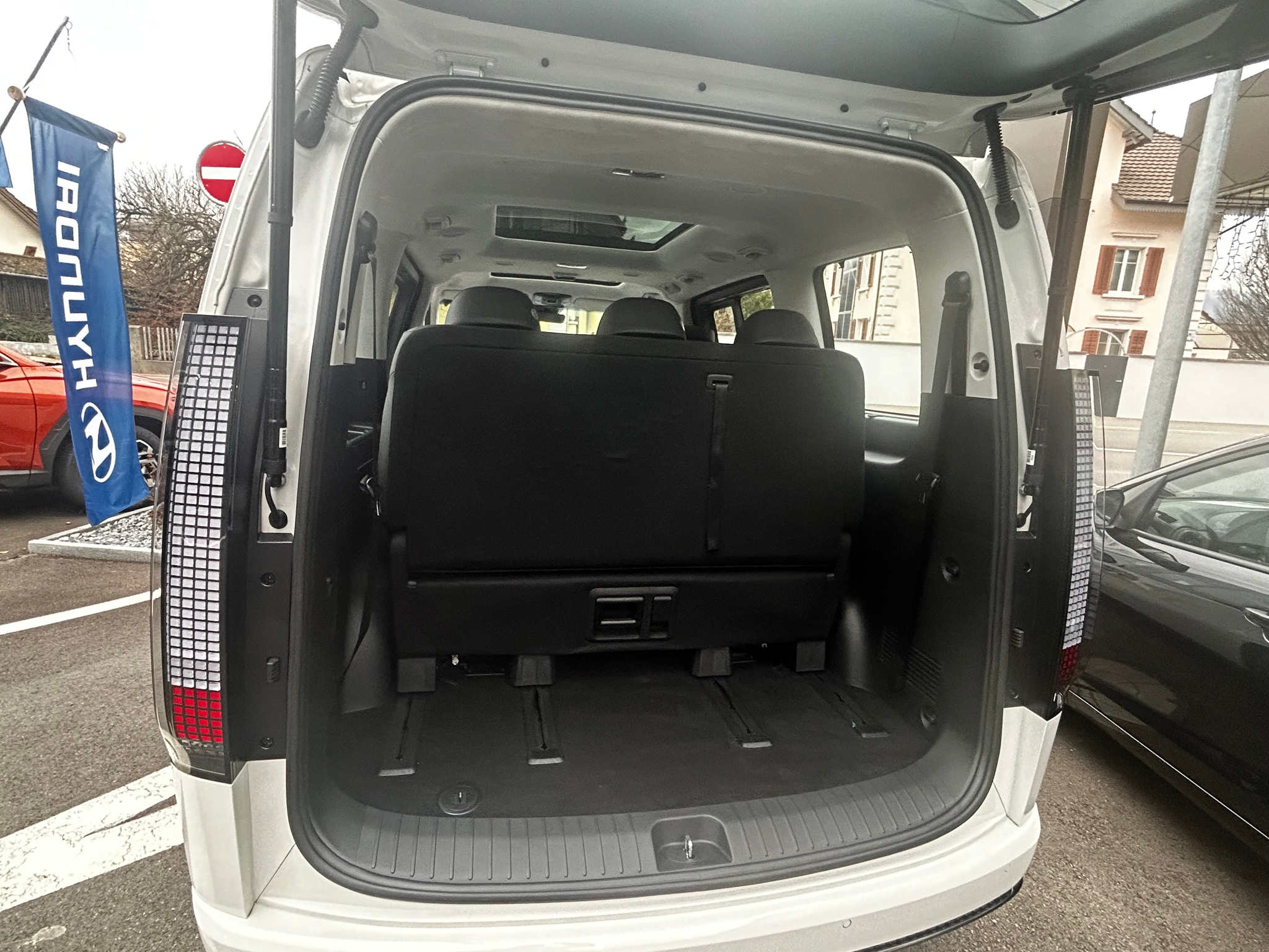 listing desktop thumbnail image 17