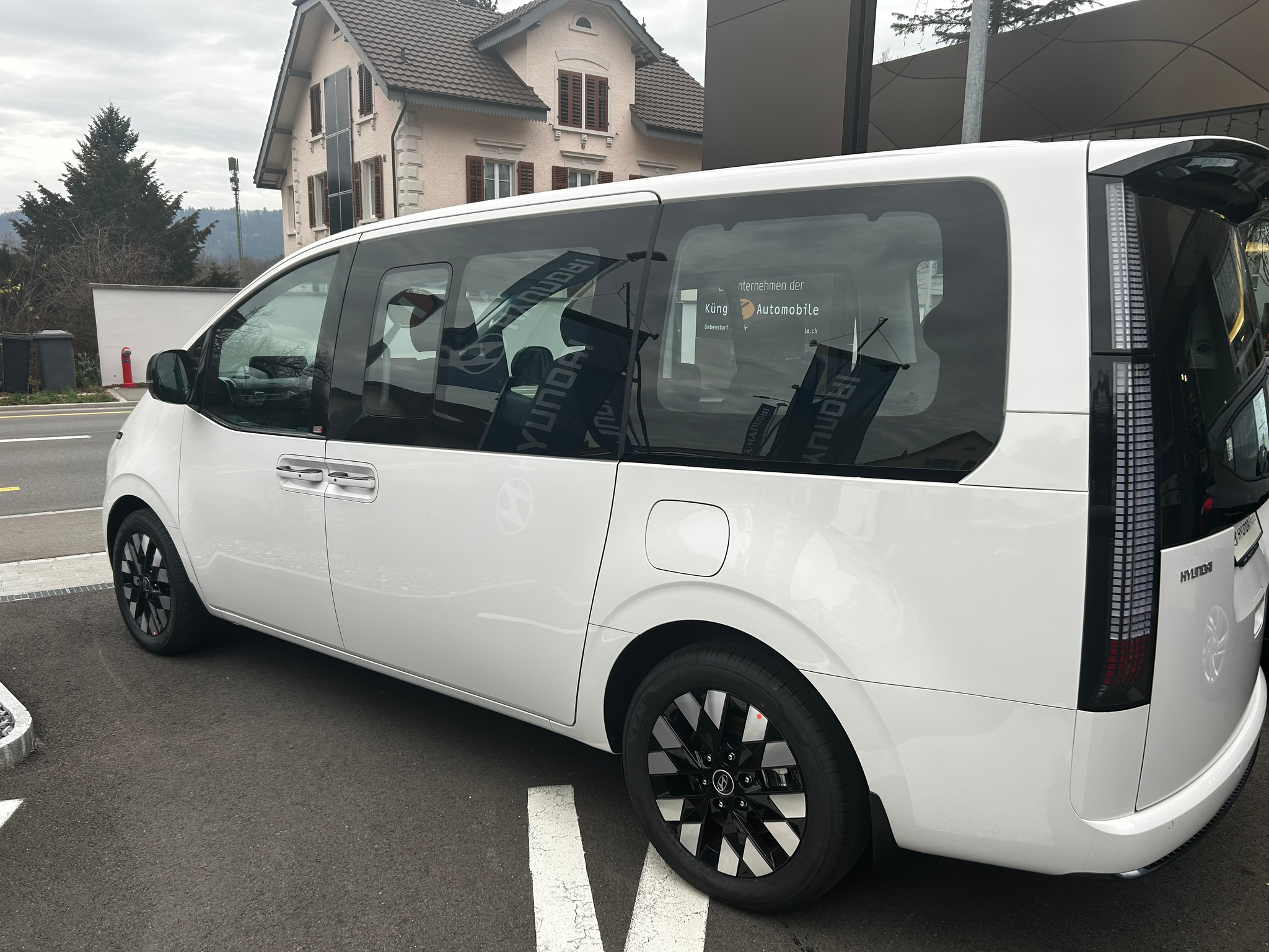 listing desktop thumbnail image 7