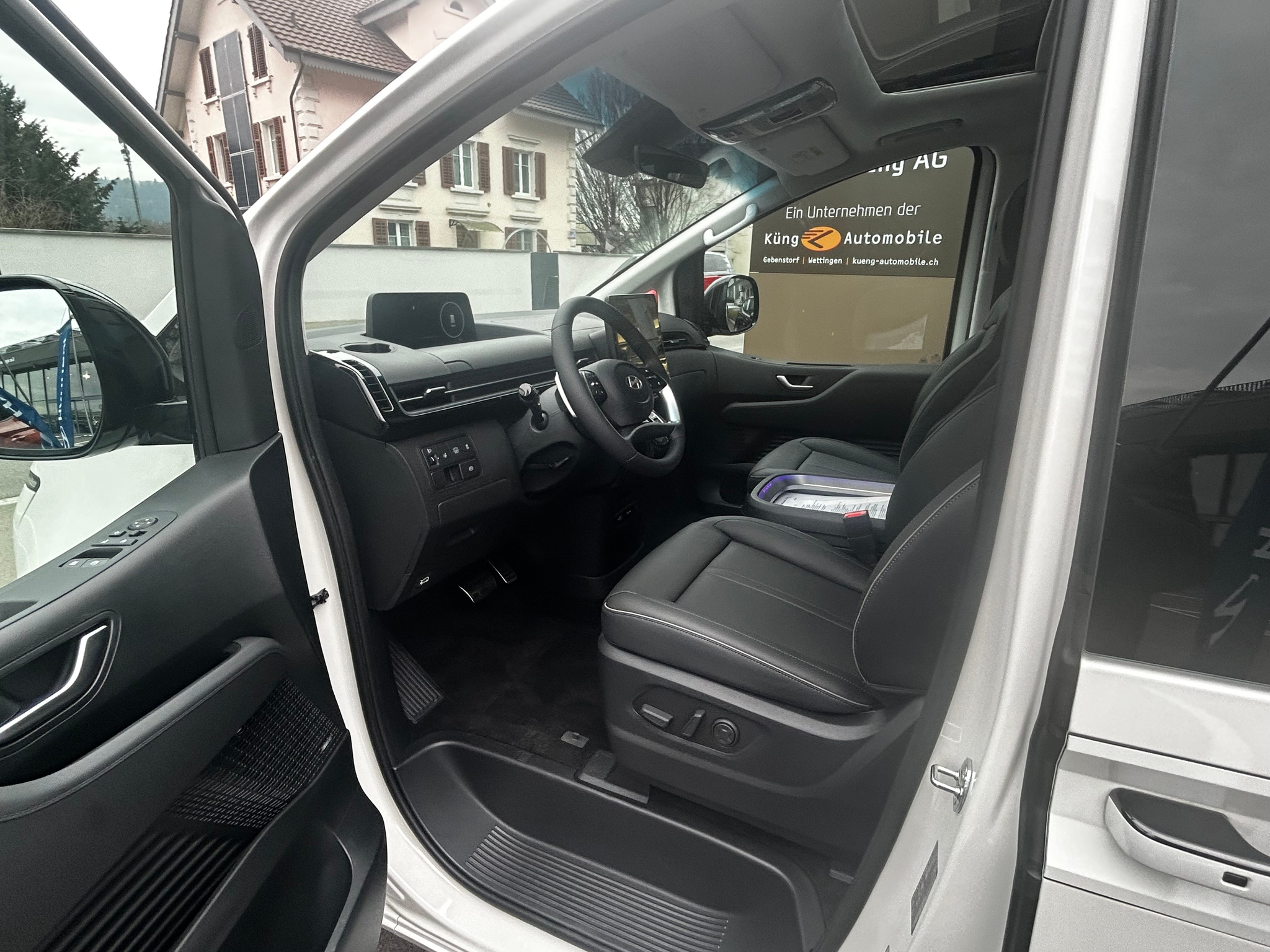 listing desktop thumbnail image 9