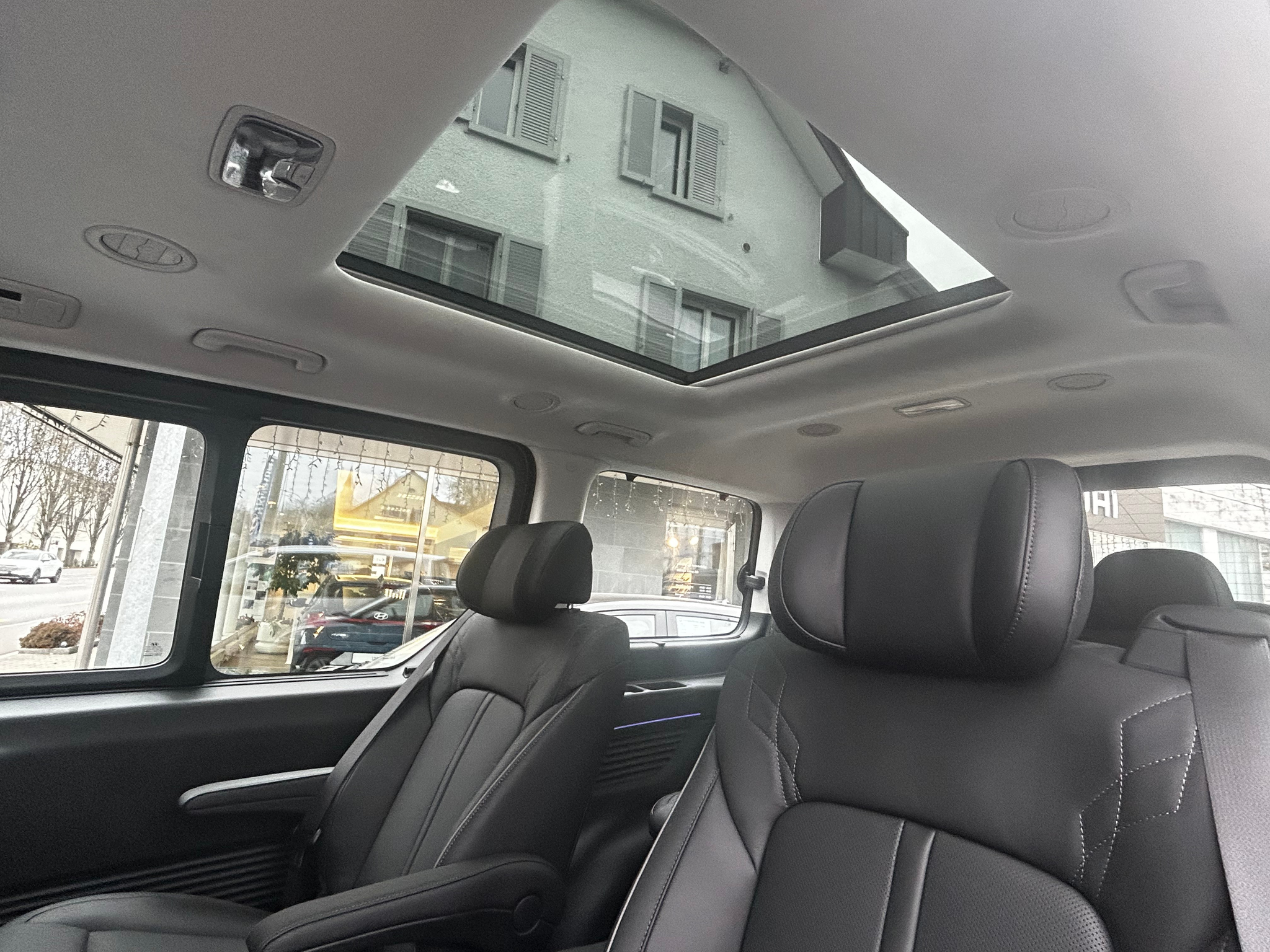 listing desktop thumbnail image 15