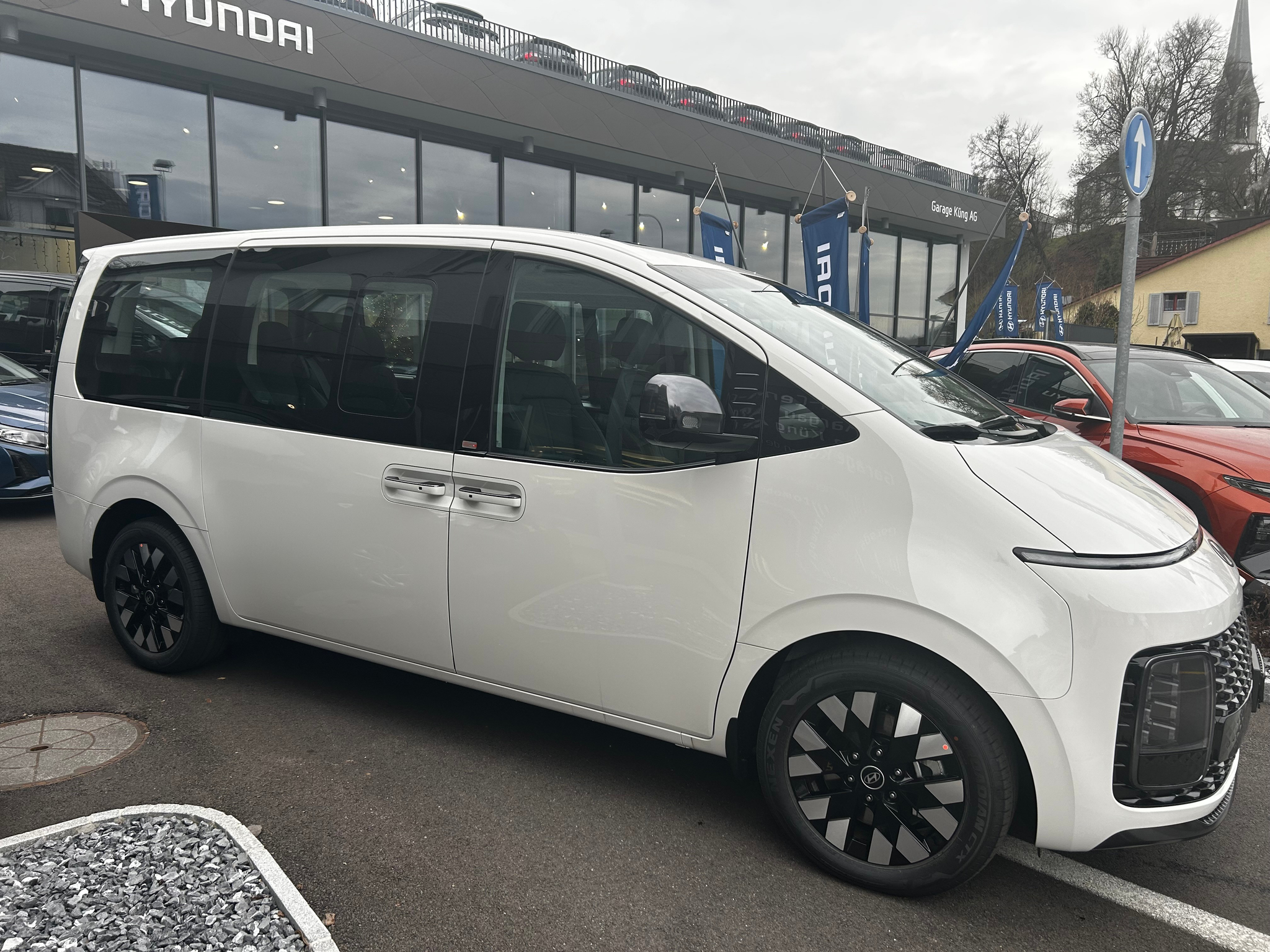 listing desktop thumbnail image 3