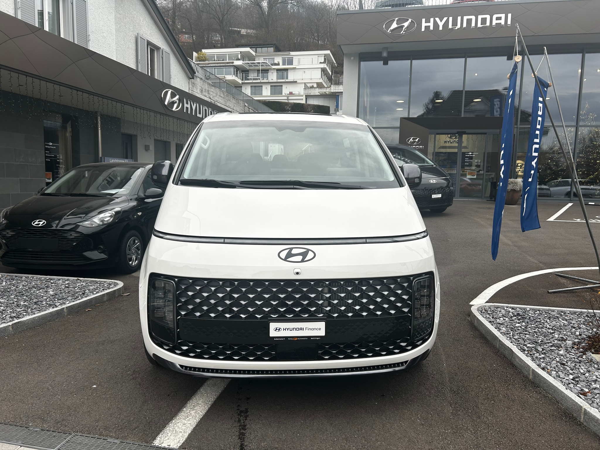 listing desktop thumbnail image 1