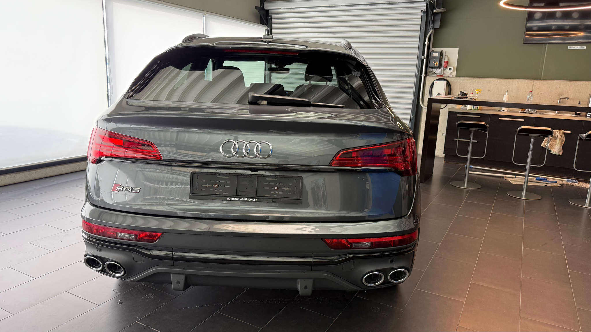 listing desktop thumbnail image 6