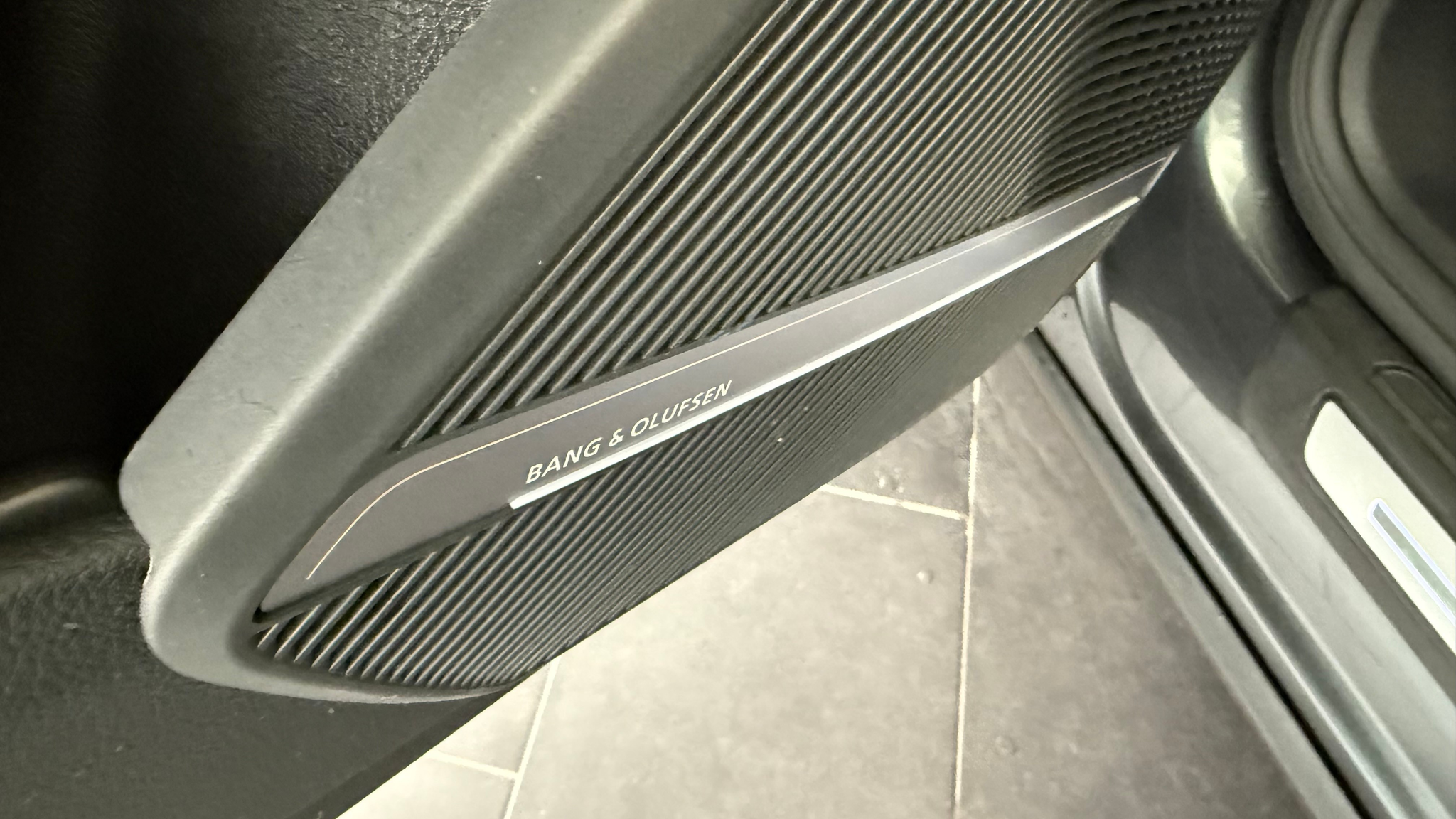 listing desktop thumbnail image 14