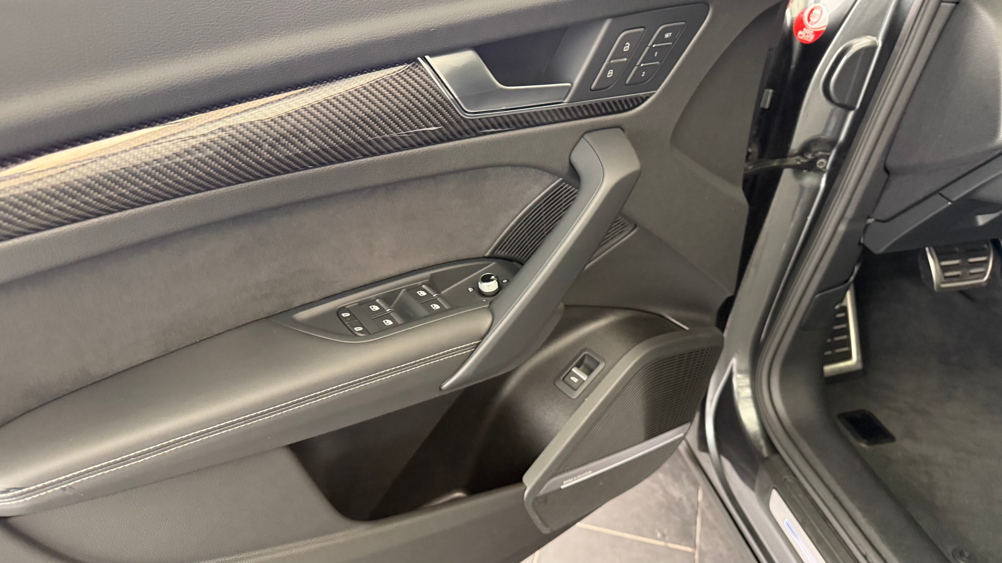 listing desktop thumbnail image 17