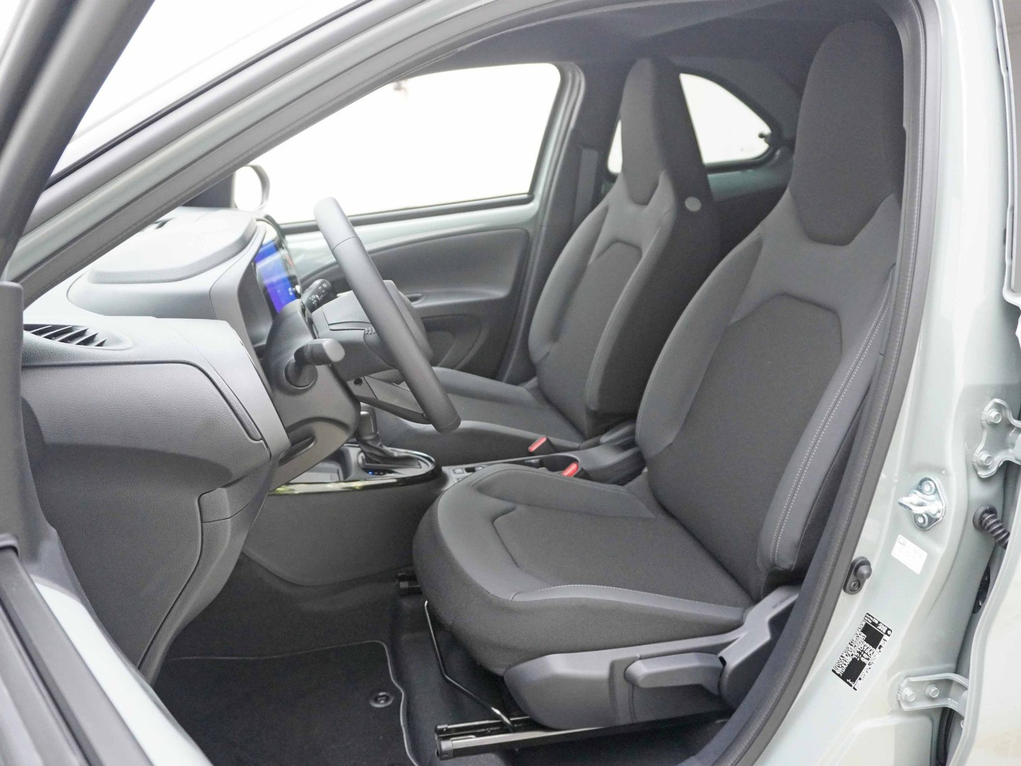 listing desktop thumbnail image 6