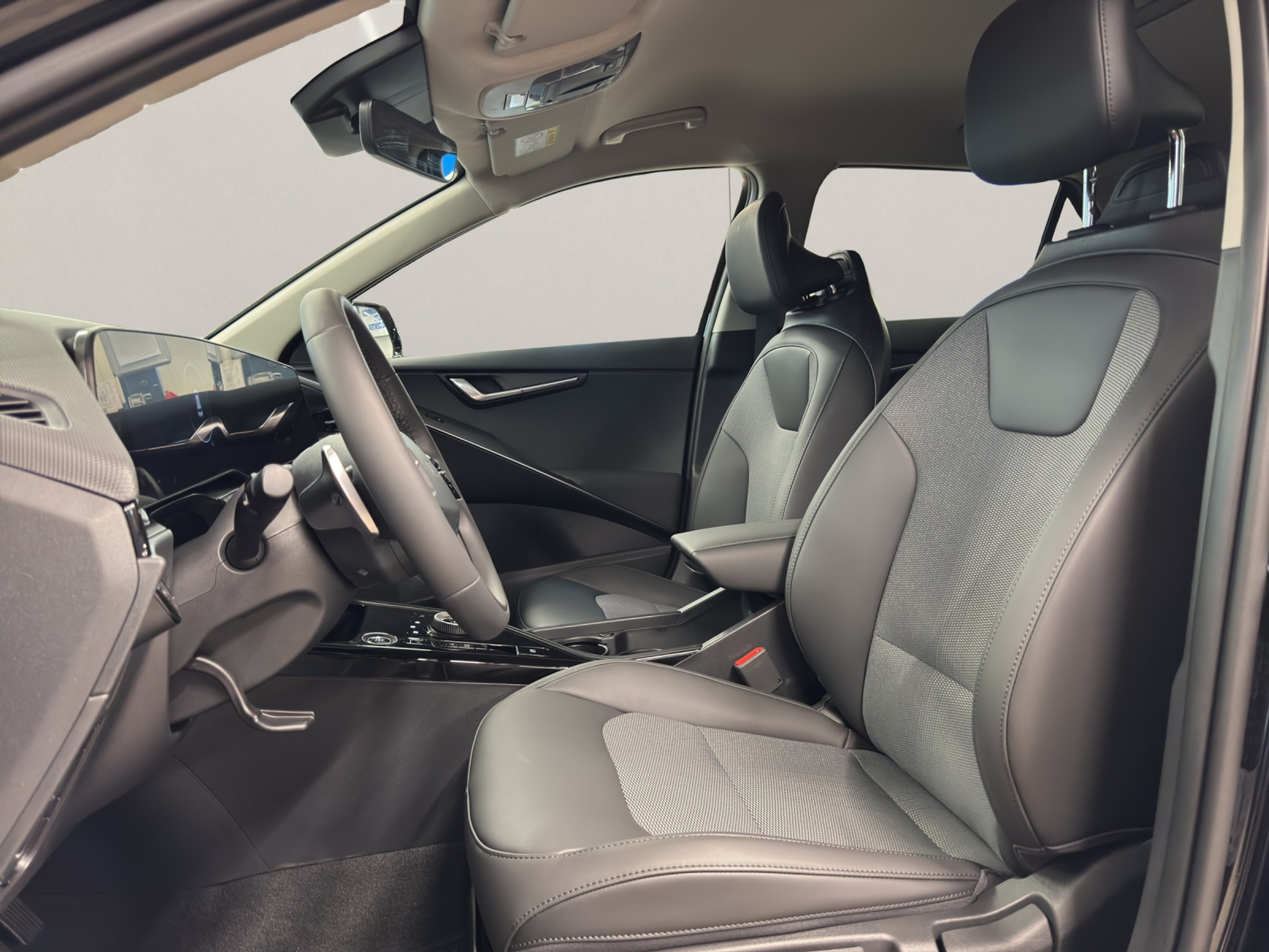 listing desktop thumbnail image 11