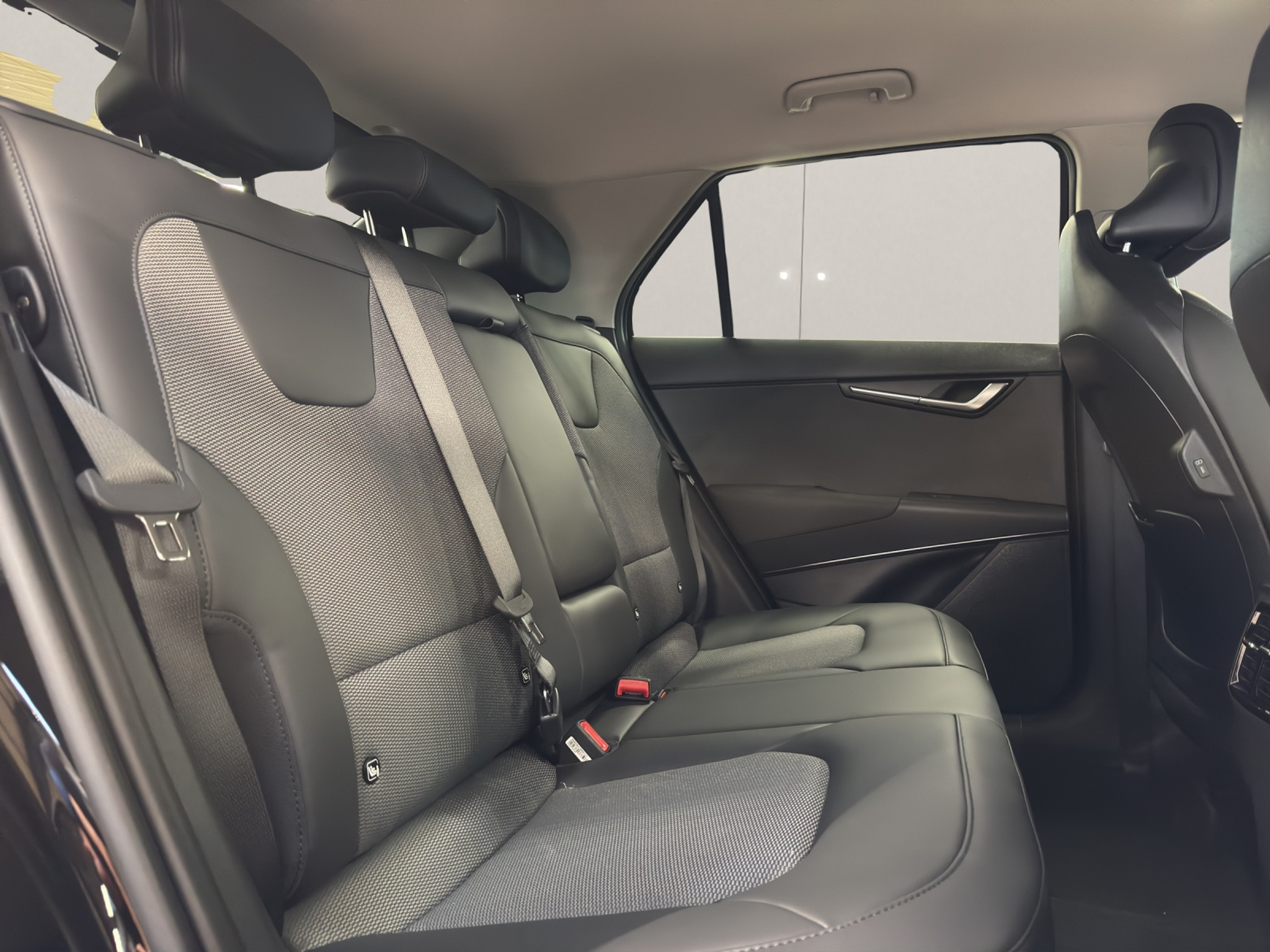 listing desktop thumbnail image 13