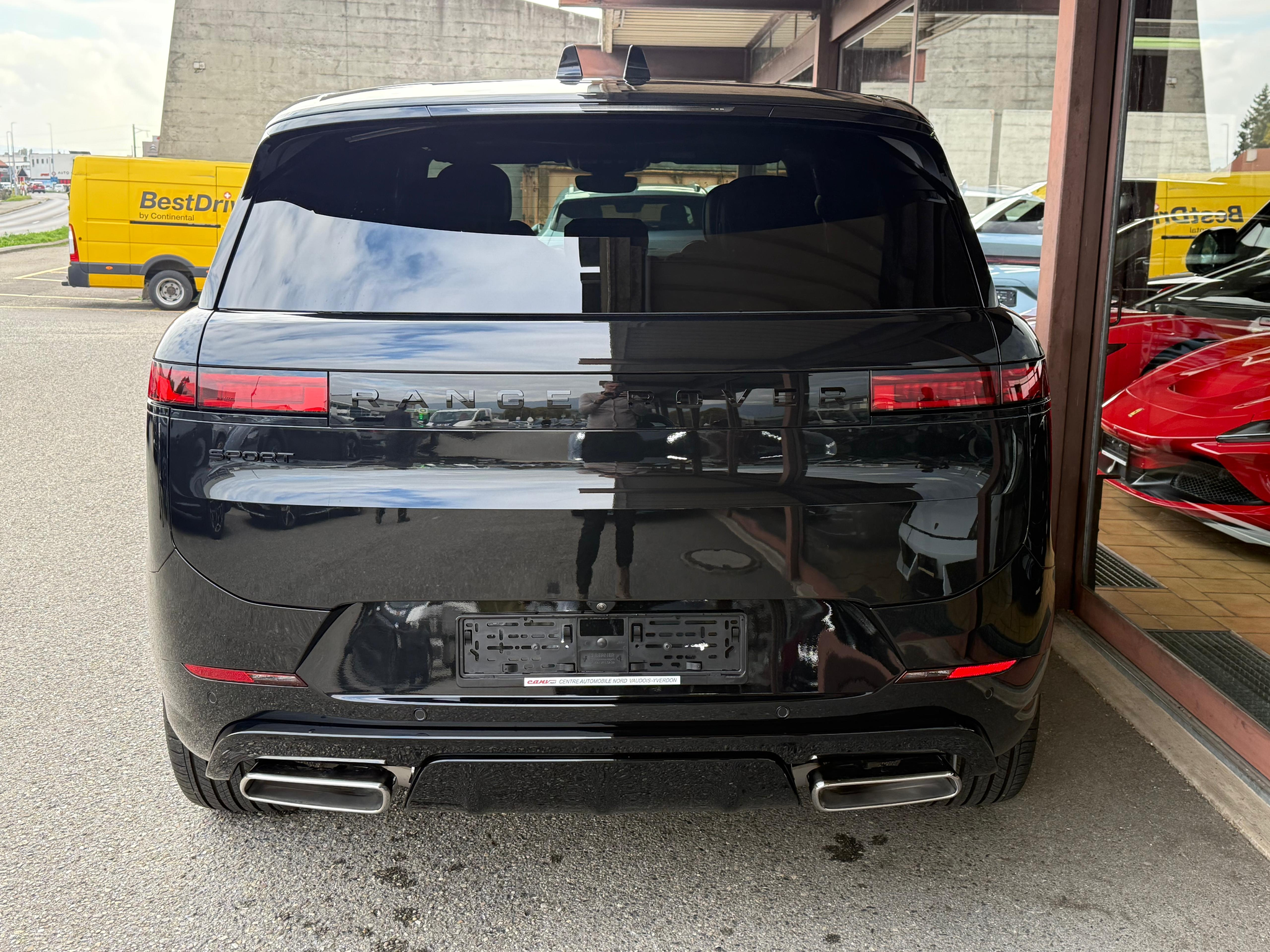 listing desktop thumbnail image 4