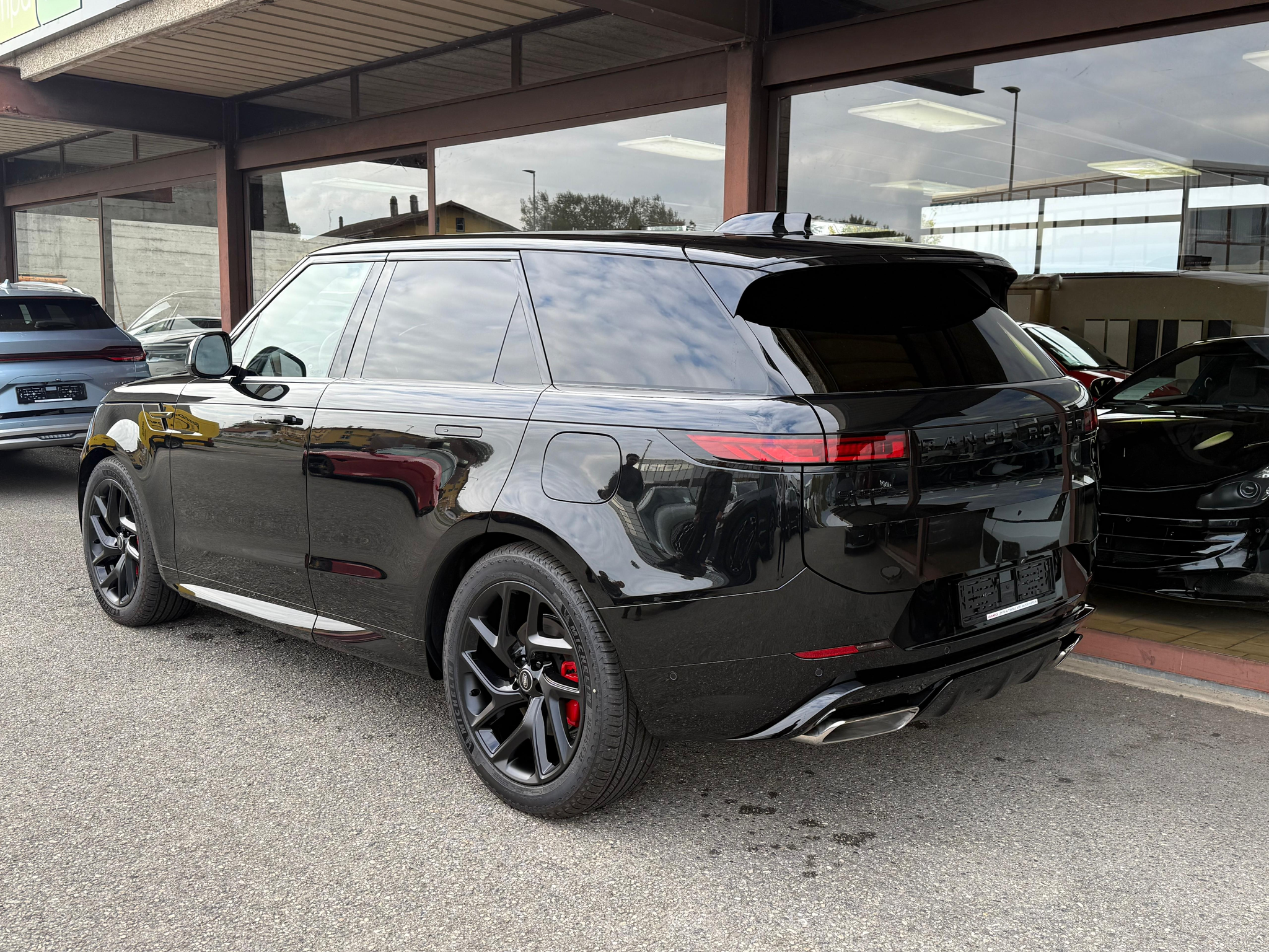 listing desktop thumbnail image 3