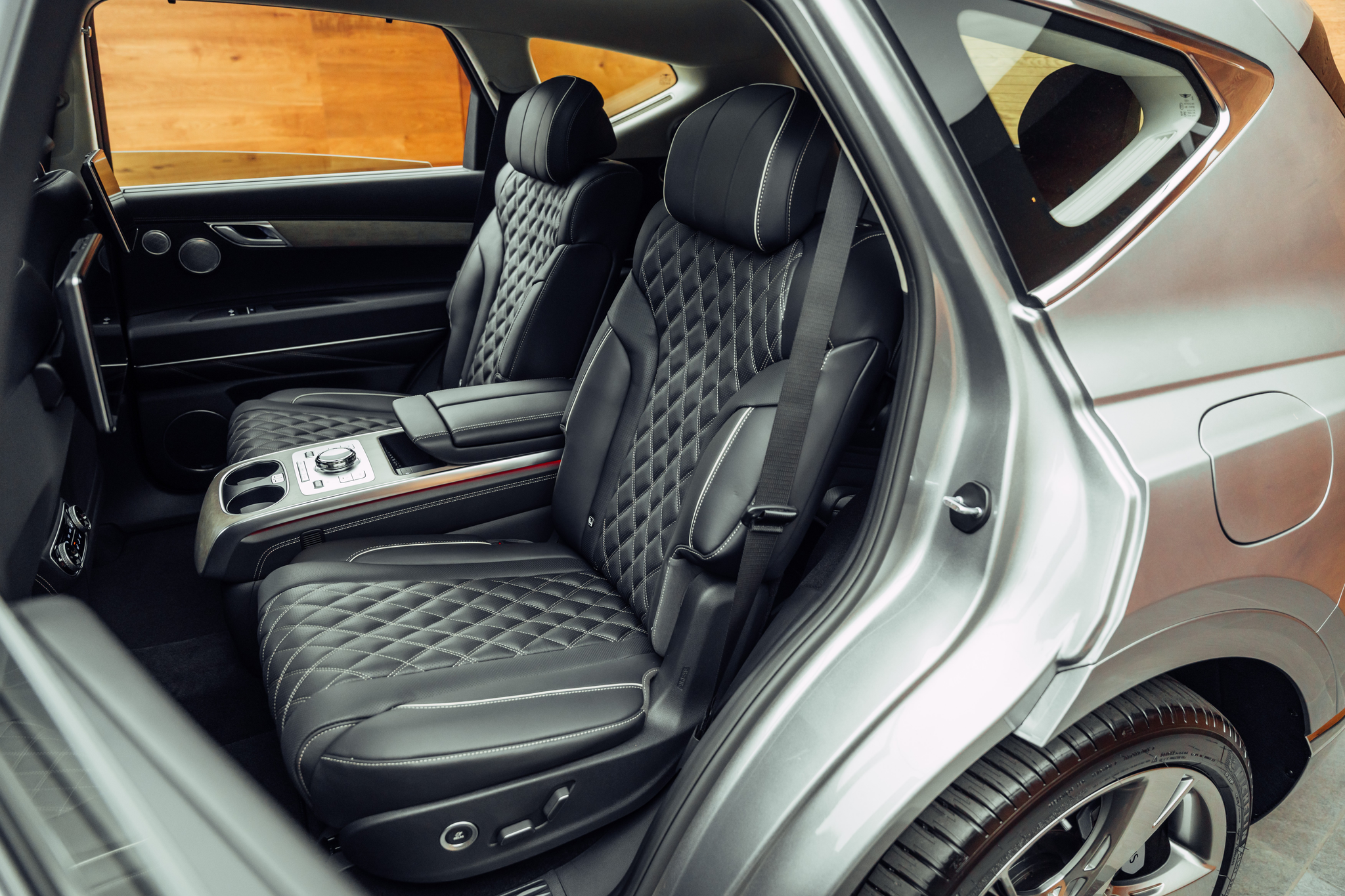 listing desktop thumbnail image 8