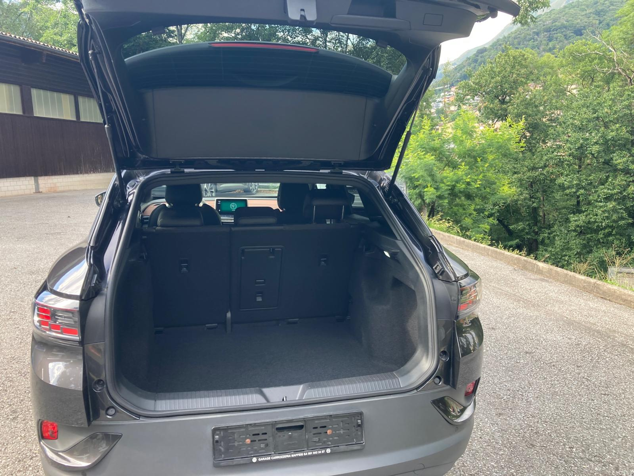 listing desktop thumbnail image 10