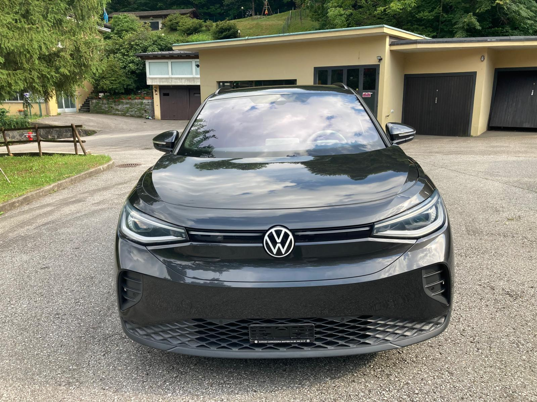 listing desktop thumbnail image 1