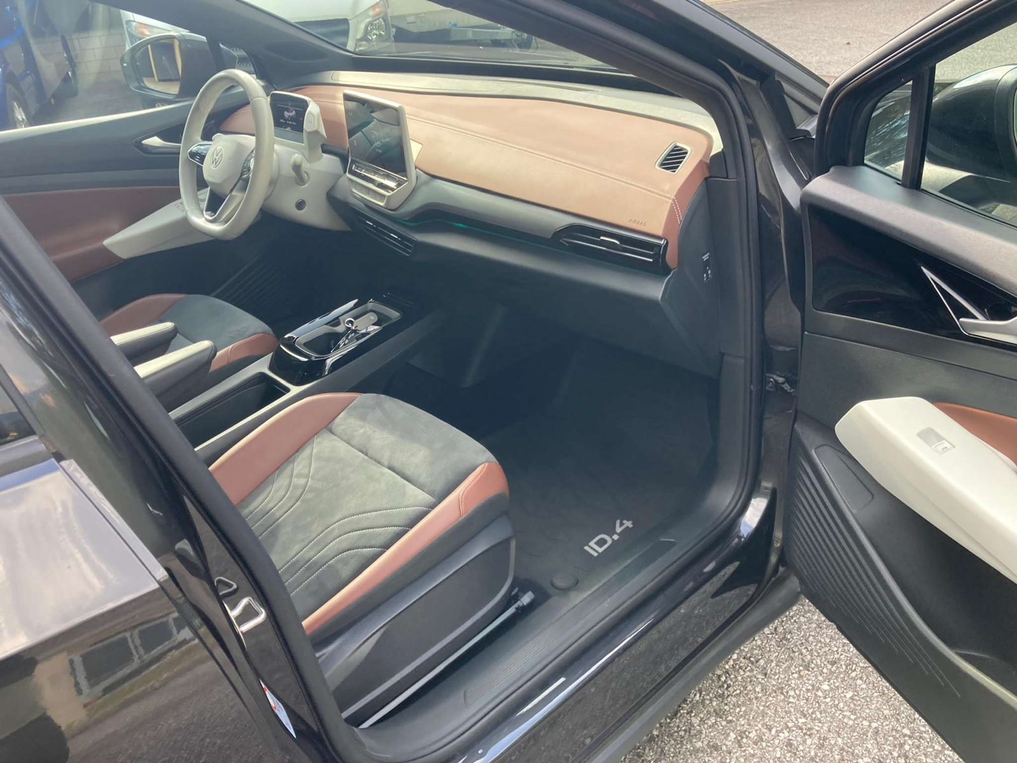 listing desktop thumbnail image 14