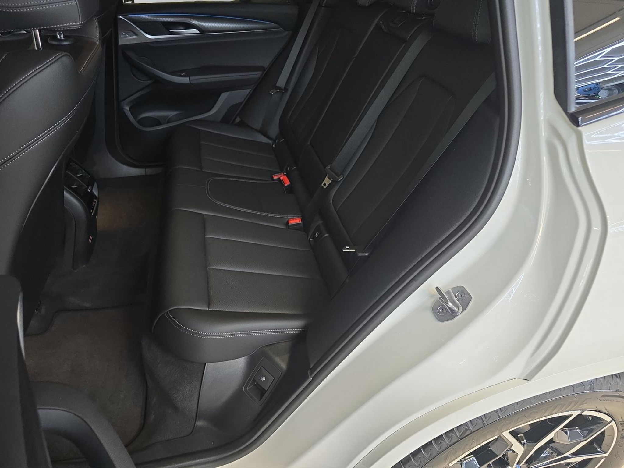 listing desktop thumbnail image 15