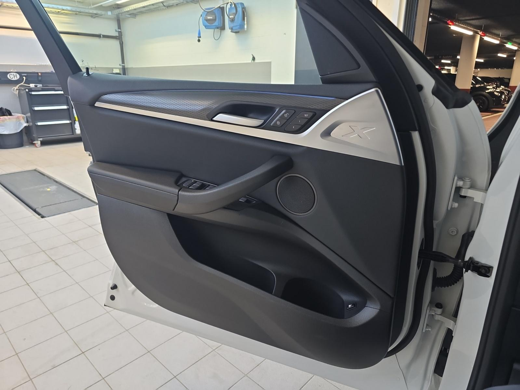 listing desktop thumbnail image 14