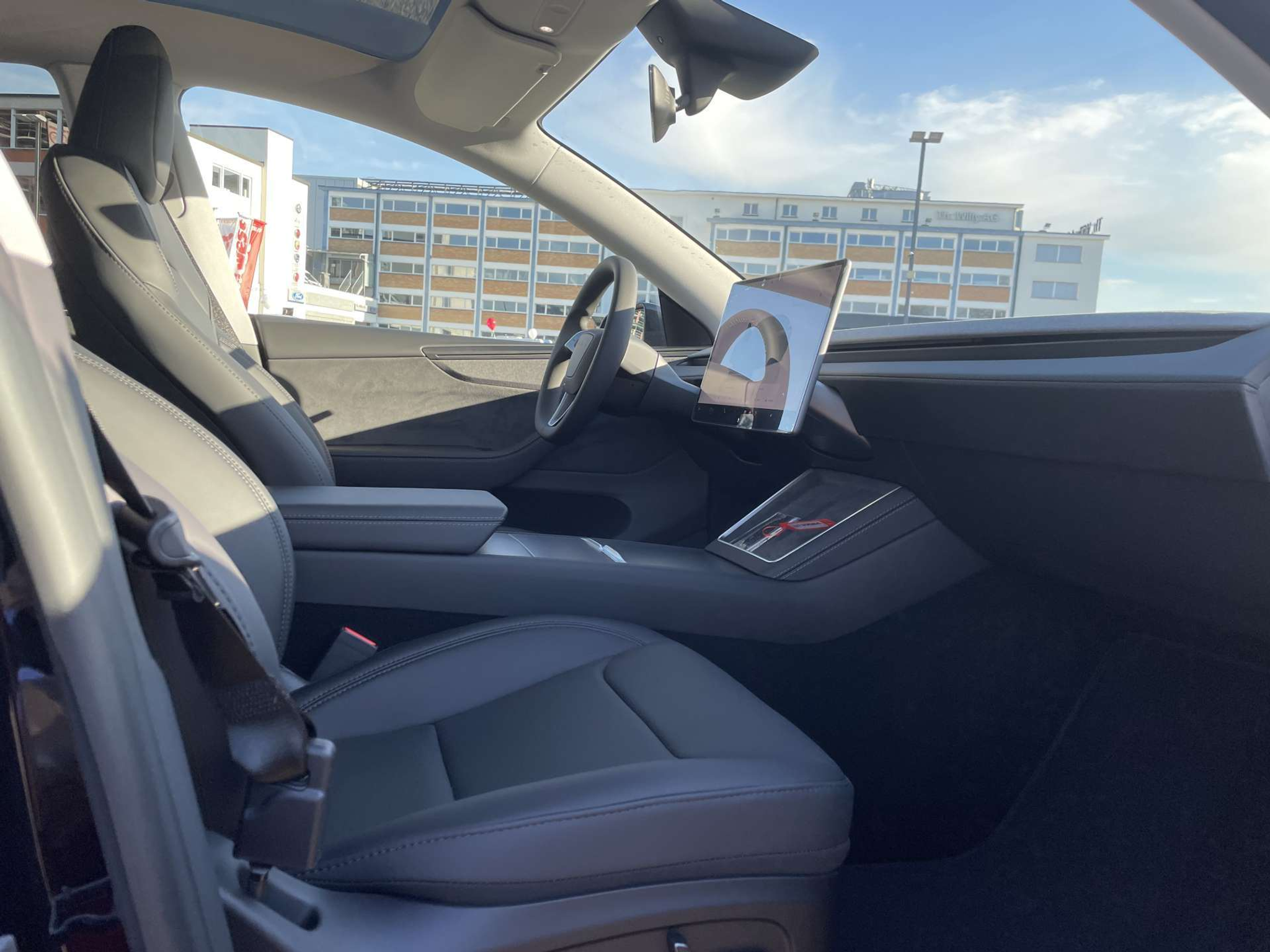 listing desktop thumbnail image 12