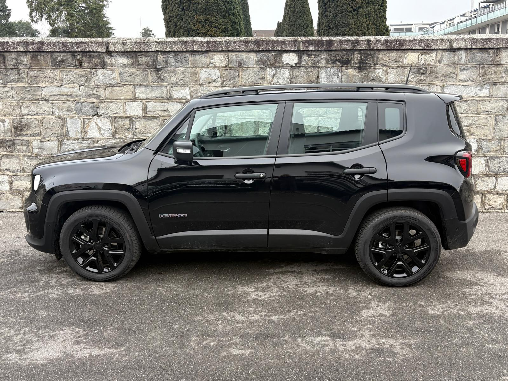 listing desktop thumbnail image 0